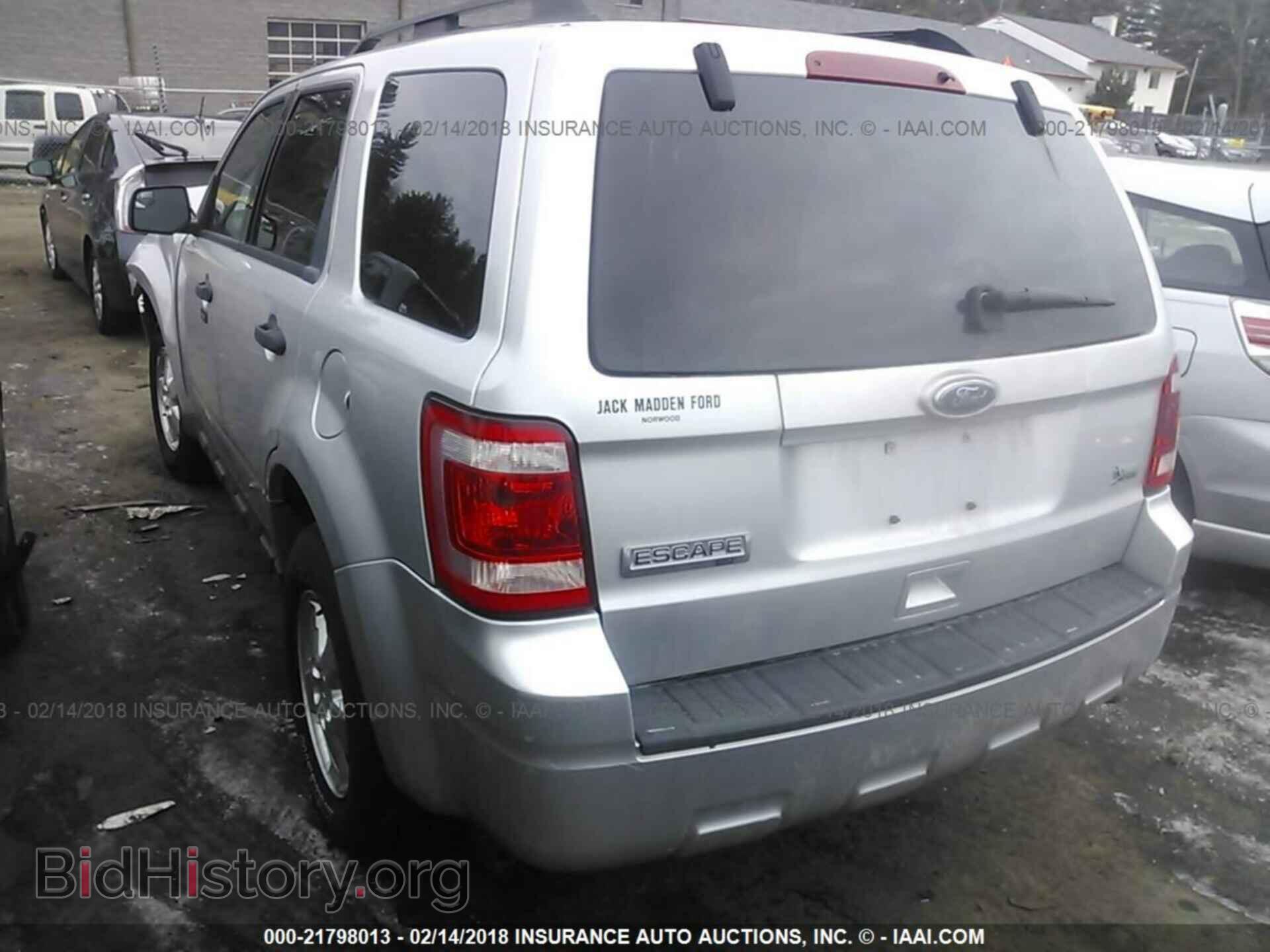 2011 Ford Escape - VIN: 1FMCU9DG3BKA15009 - Photo 3