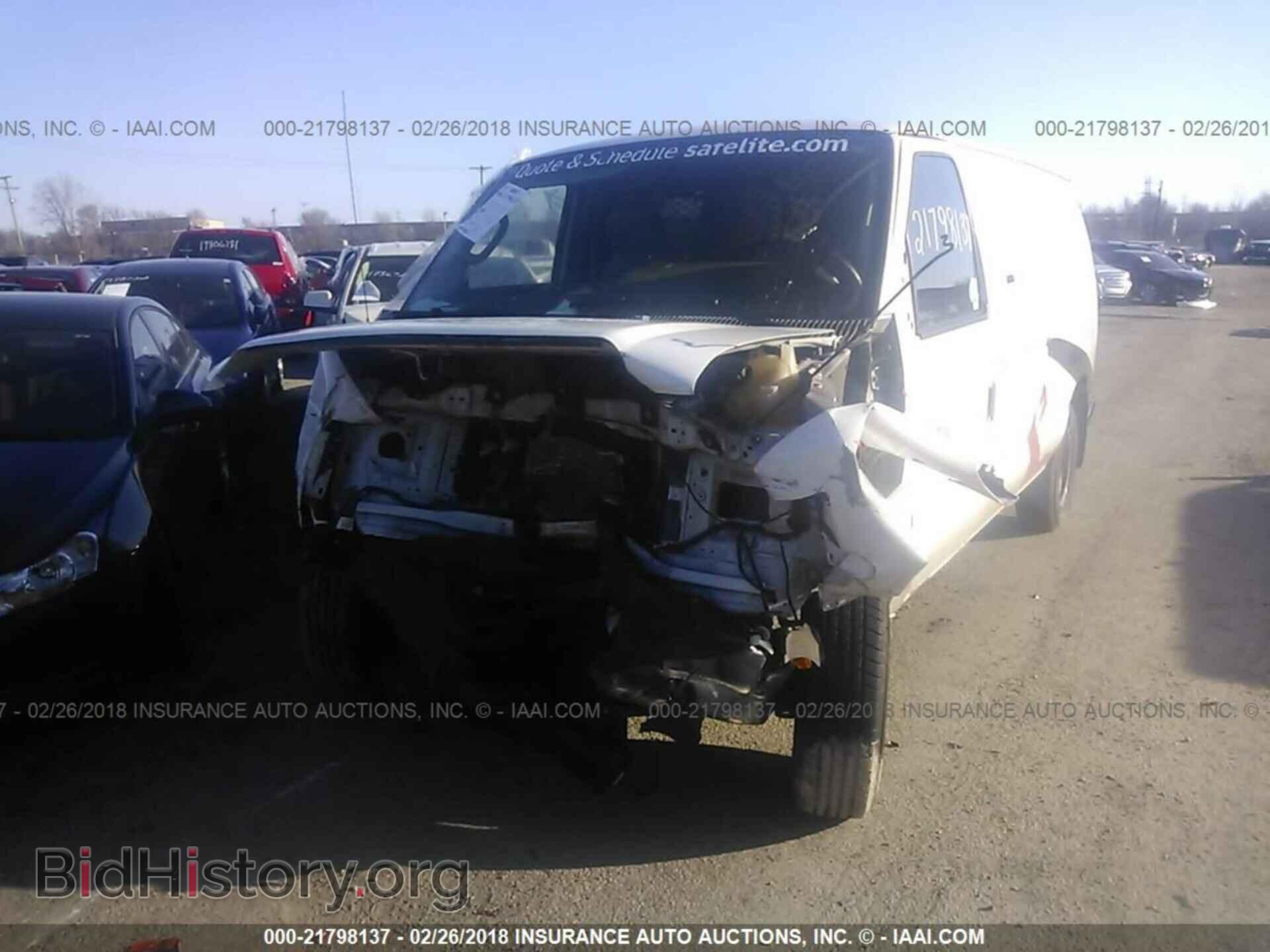 2012 Ford Econoline - VIN: 1FTNE1EL3CDA68211 - Фото 2