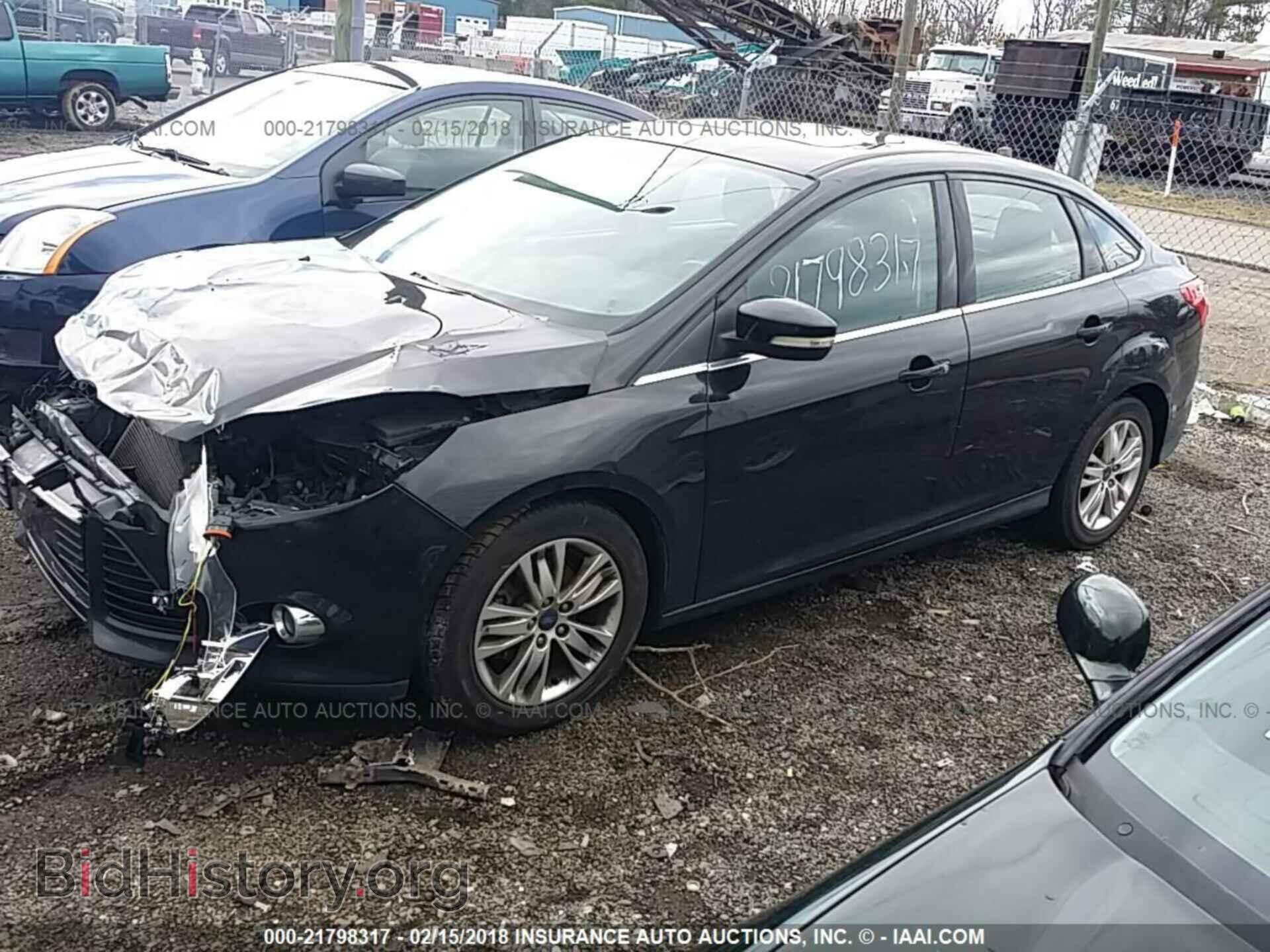 2012 Ford Focus - VIN: 1FAHP3H22CL120574 - Photo 2