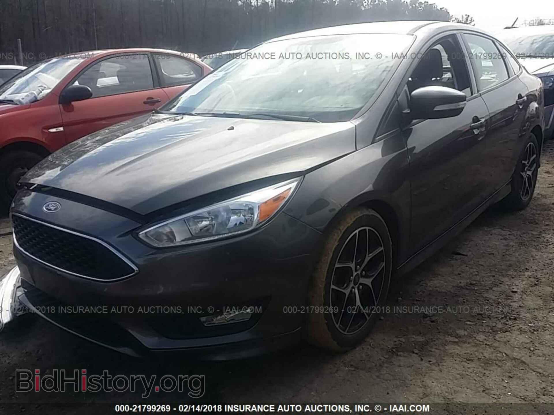 2015 Ford Focus - VIN: 1FADP3F26FL246782 - Фото 2