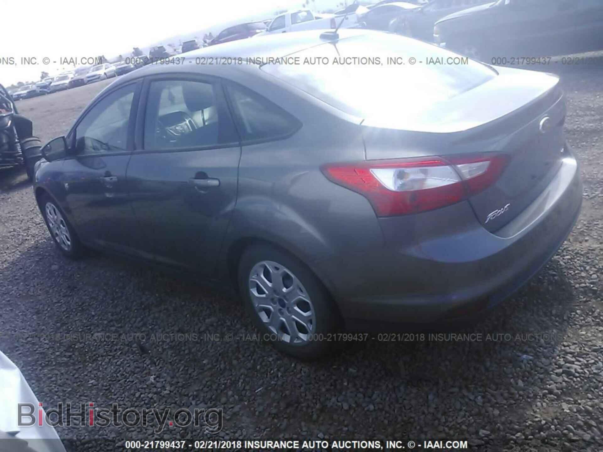 2012 Ford Focus - VIN: 1FAHP3F23CL252097 - Photo 3