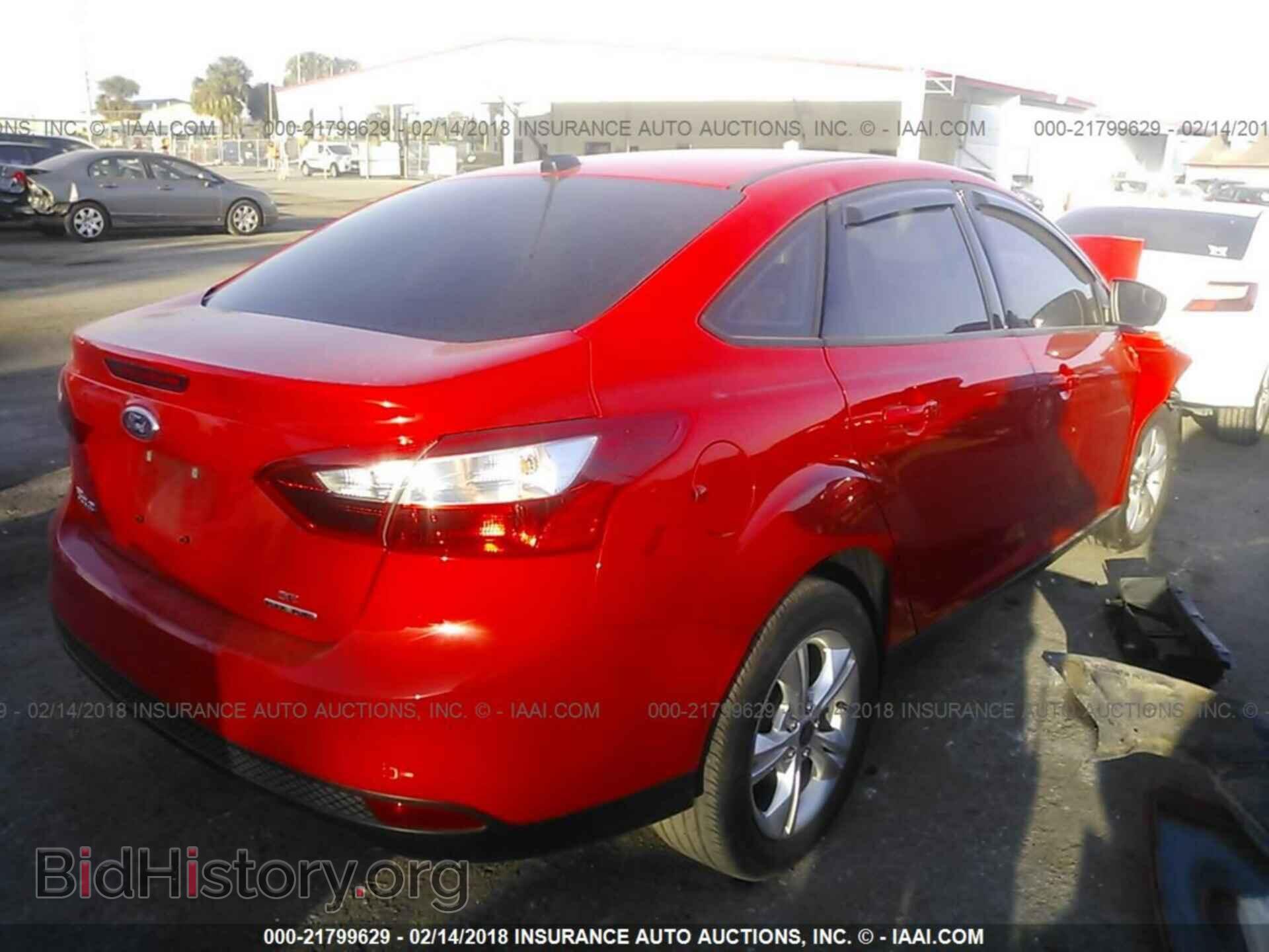 2014 Ford Focus - VIN: 1FADP3F26EL252113 - Photo 4