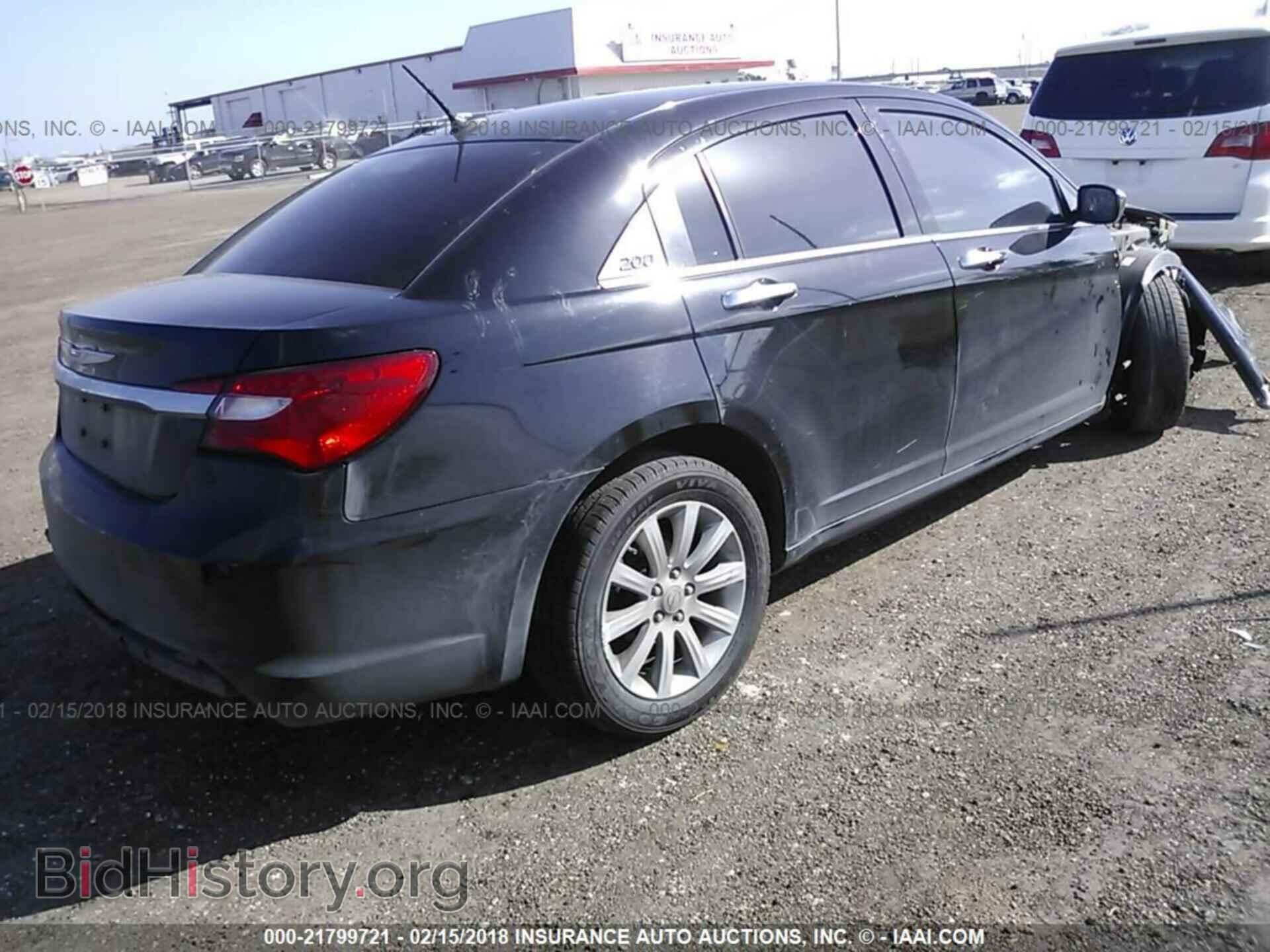 2014 Chrysler 200 - VIN: 1C3CCBCG8EN103867 - Photo 4