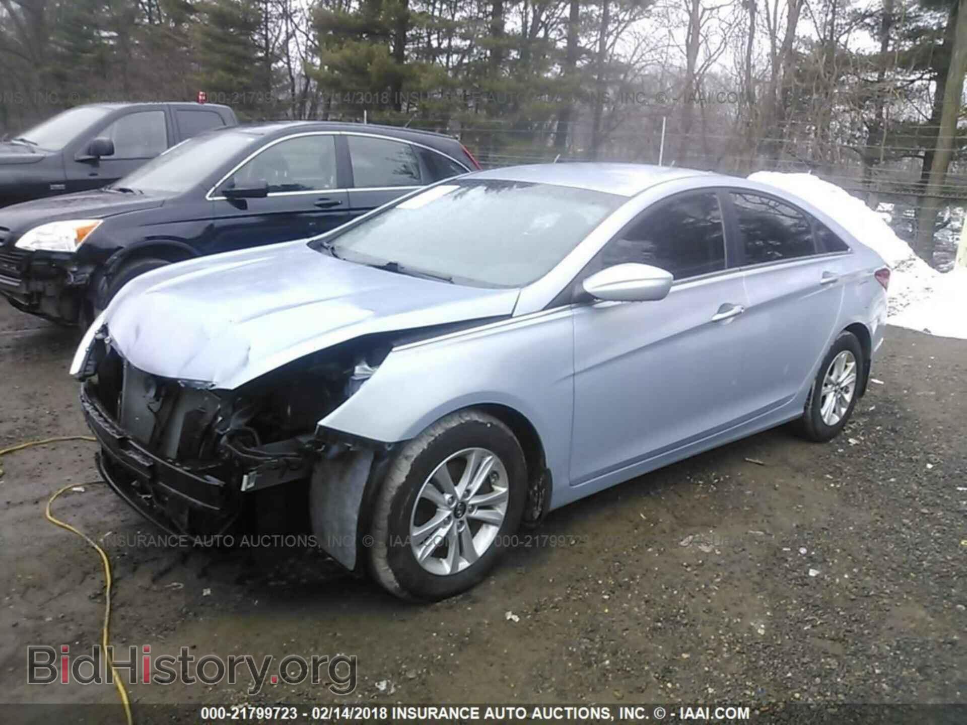 2012 Hyundai Sonata - VIN: 5NPEB4AC2CH425825 - Photo 2