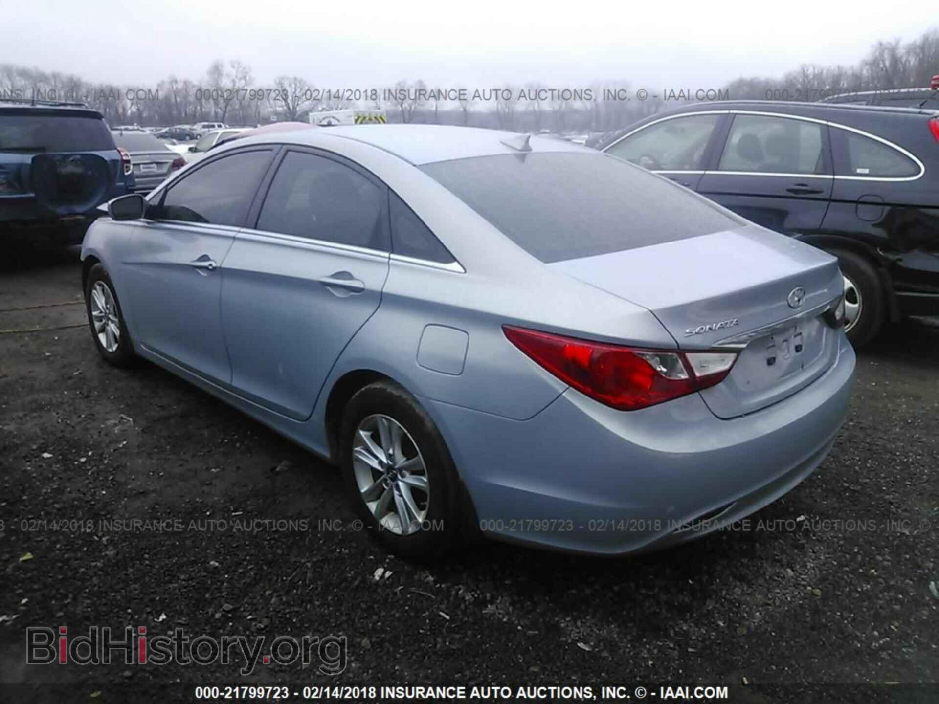 2012 Hyundai Sonata - VIN: 5NPEB4AC2CH425825 - Photo 3