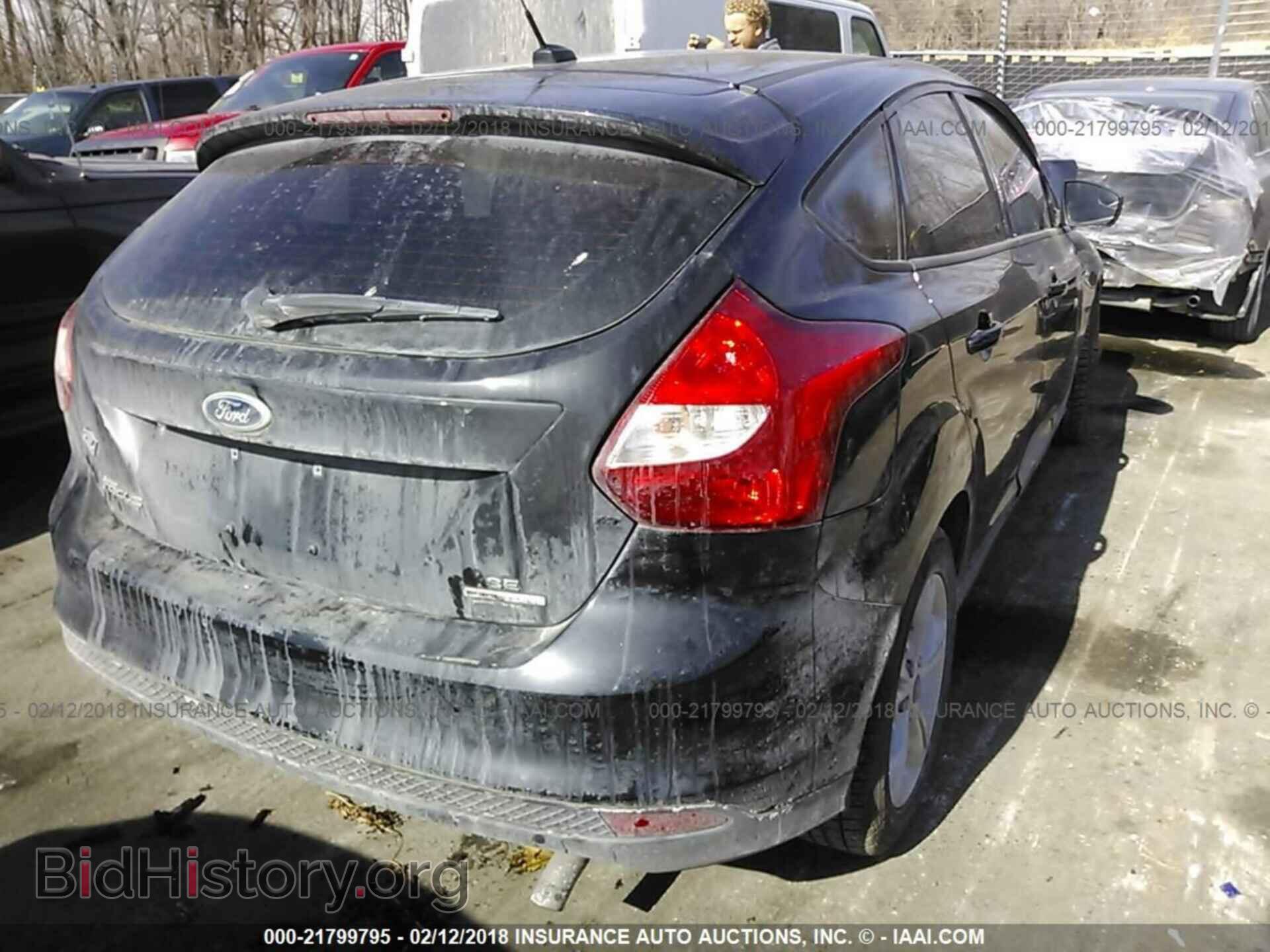 2014 Ford Focus - VIN: 1FADP3K22EL406788 - Photo 4
