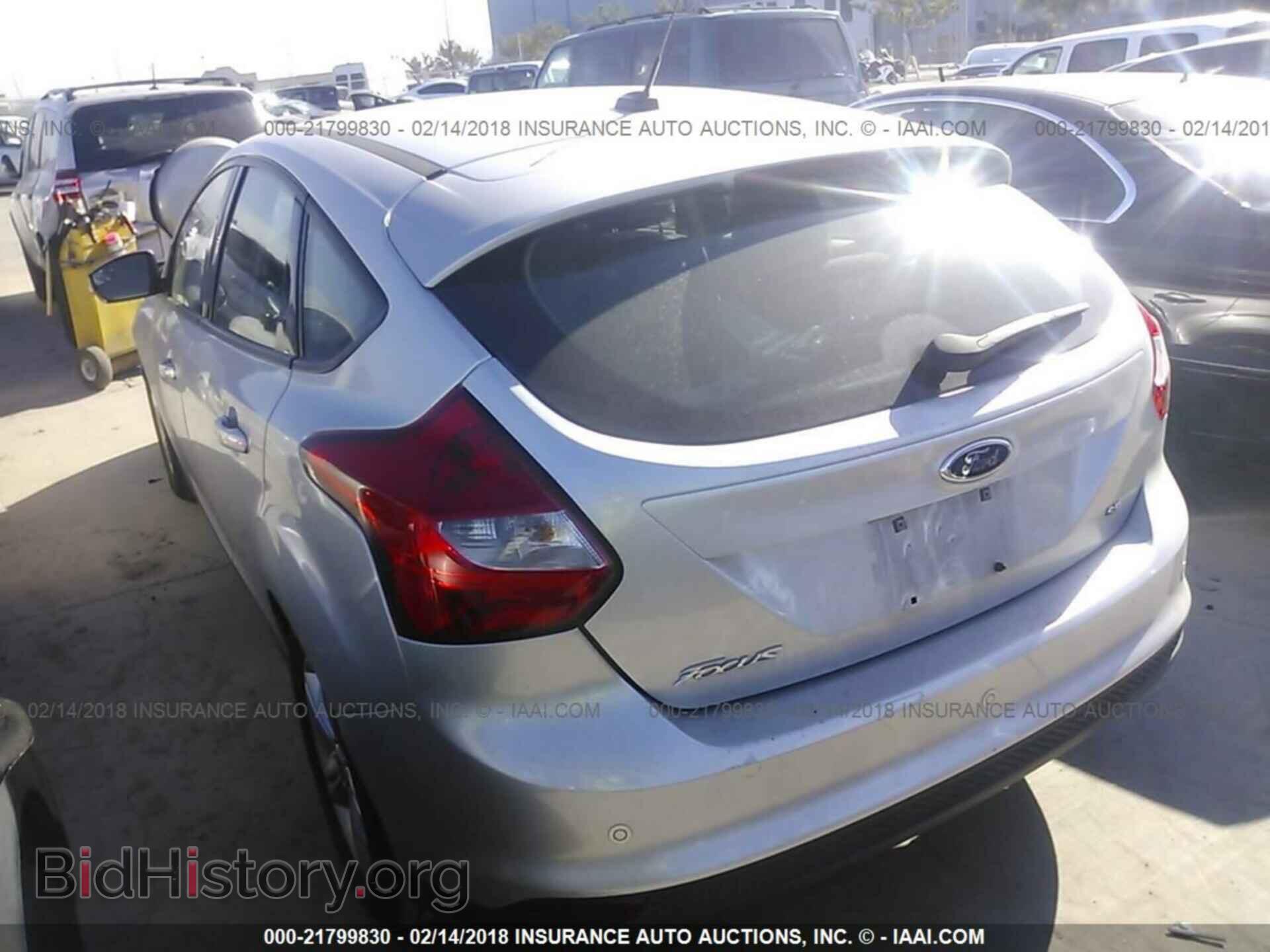 2014 Ford Focus - VIN: 1FADP3K29EL150150 - Фото 3
