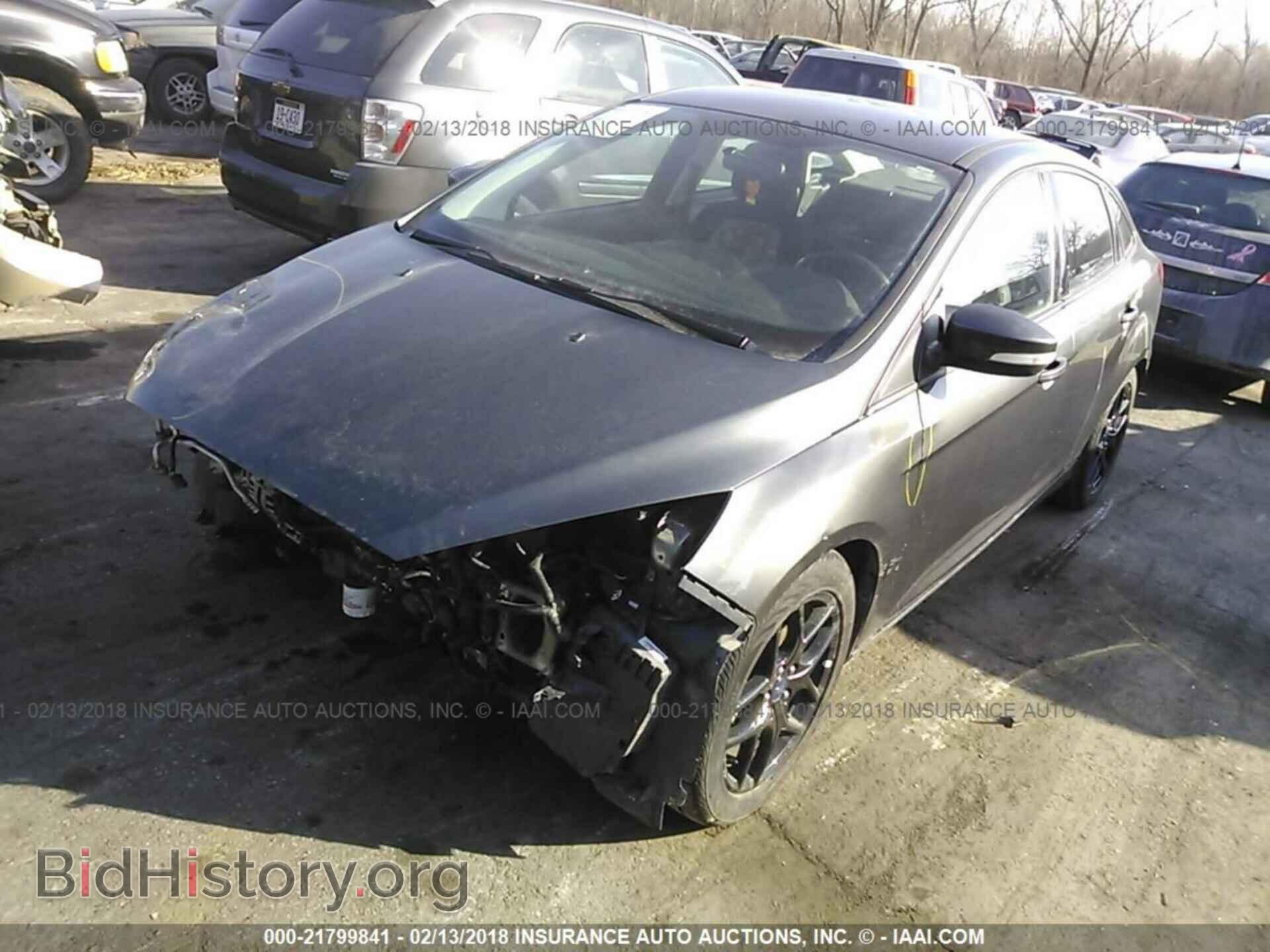 2016 Ford Focus - VIN: 1FADP3F2XGL286302 - Фото 2