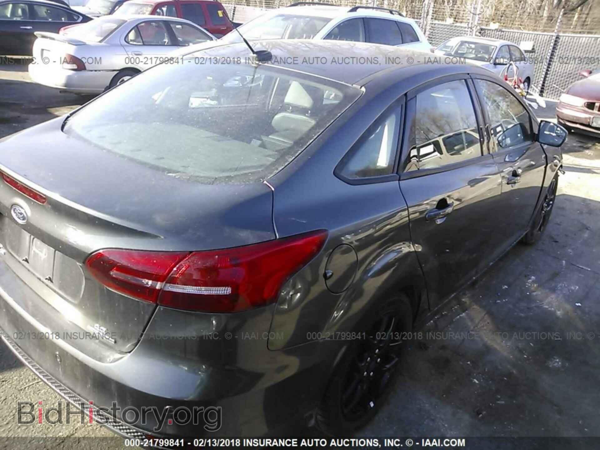 2016 Ford Focus - VIN: 1FADP3F2XGL286302 - Фото 4