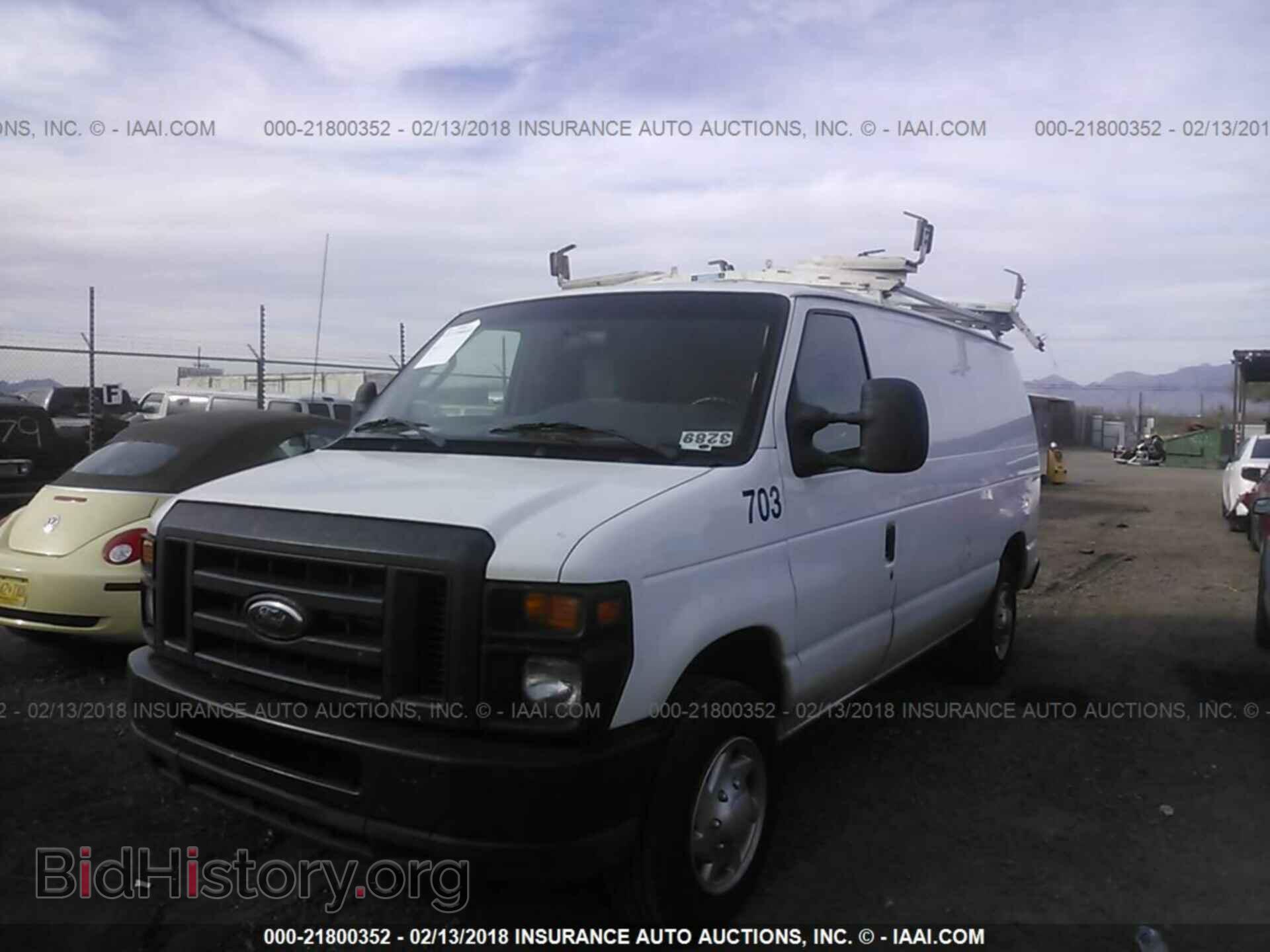 2011 Ford Econoline - VIN: 1FTNE1EW0BDA13496 - Фото 2