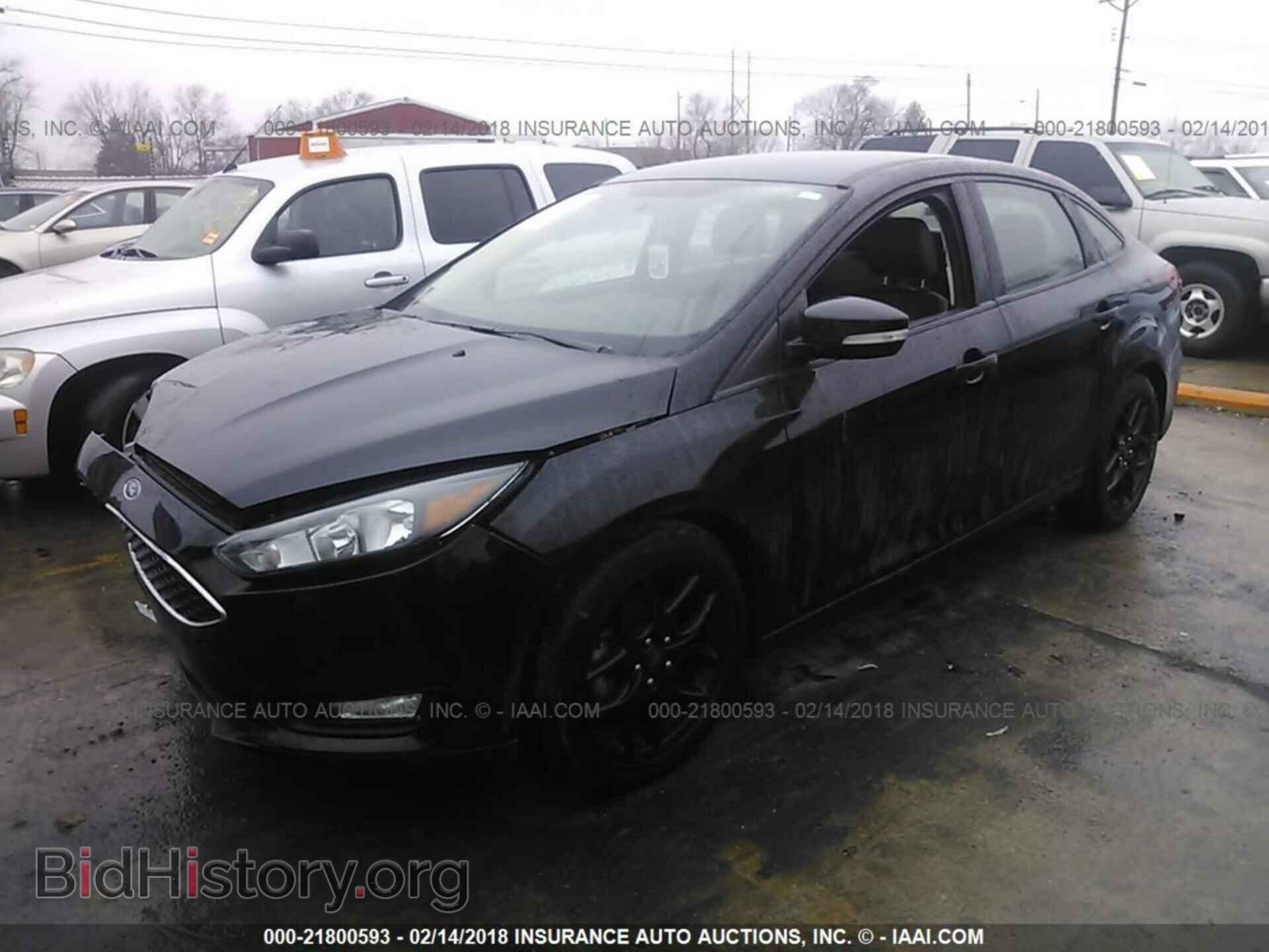 2016 Ford Focus - VIN: 1FADP3F21GL400168 - Photo 2