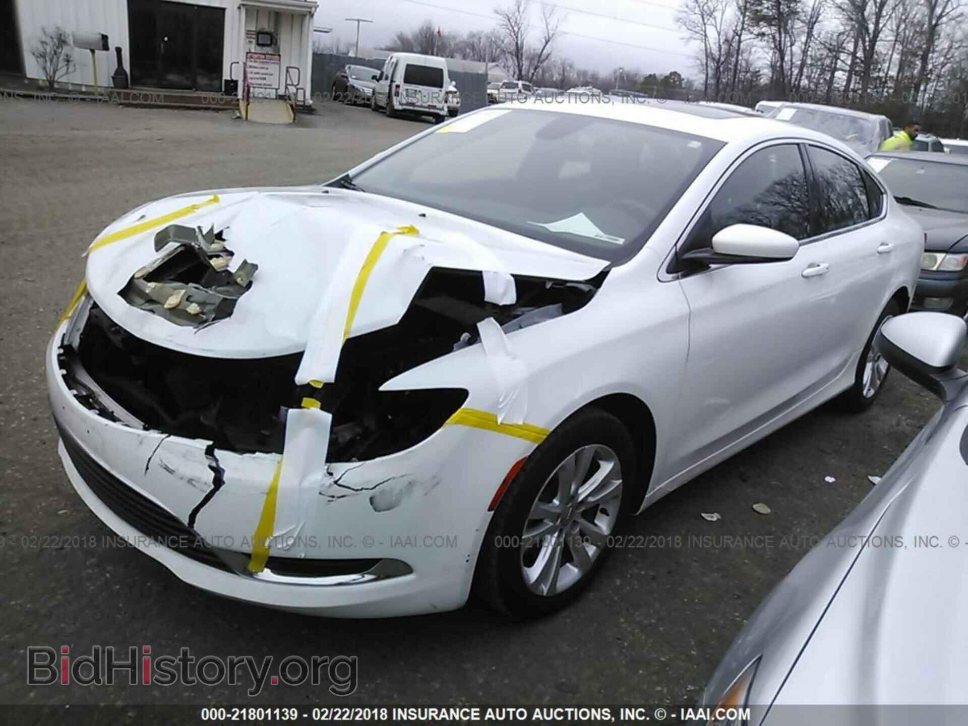 2015 Chrysler 200 - VIN: 1C3CCCAB2FN713942 - Photo 2