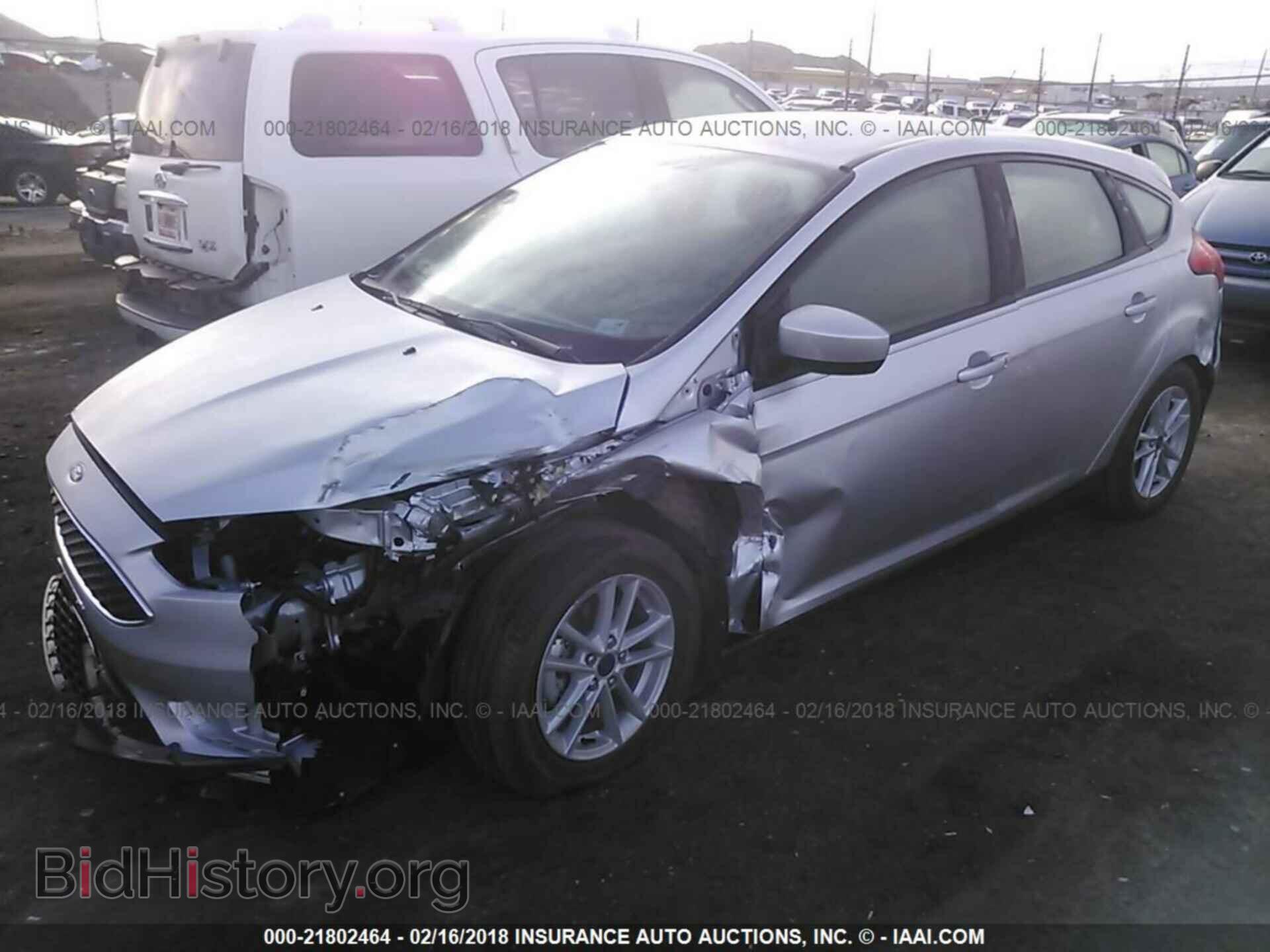 2018 Ford Focus - VIN: 1FADP3K26JL211741 - Фото 2