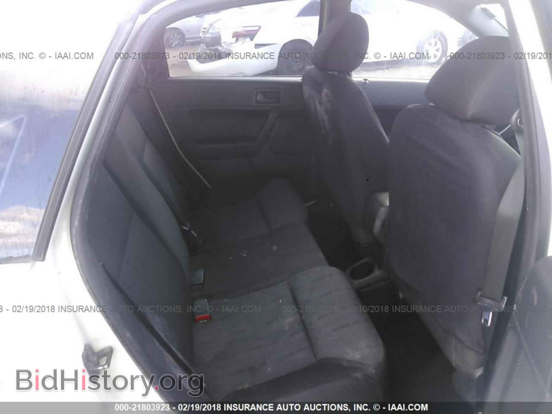 2011 Ford Focus - VIN: 1FAHP3FN9BW152156 - Фото 8