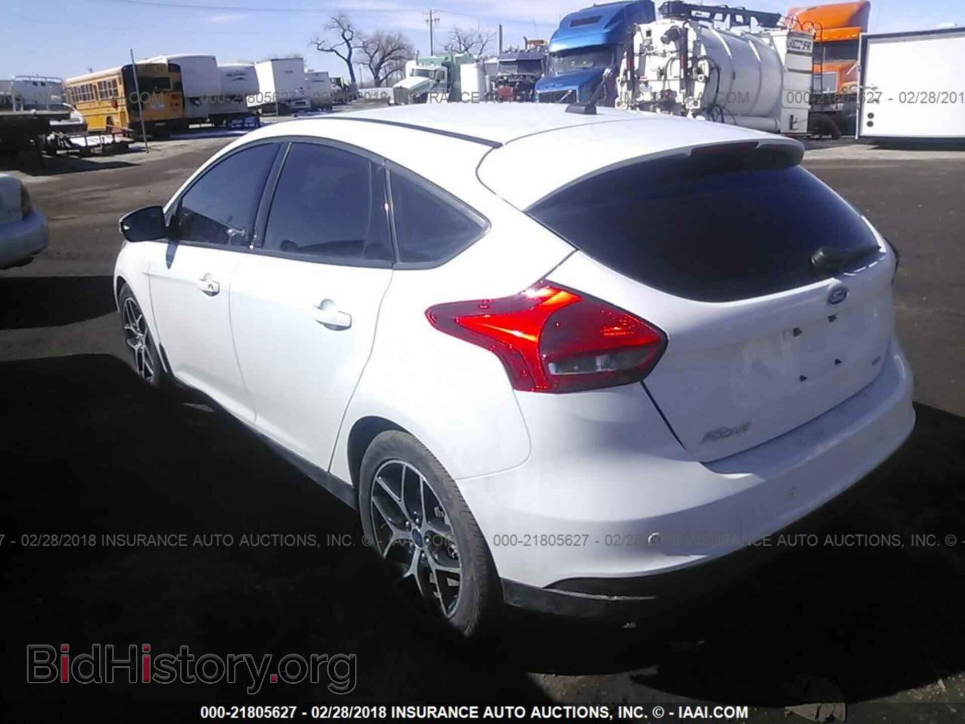 2017 Ford Focus - VIN: 1FADP3M29HL205696 - Photo 3