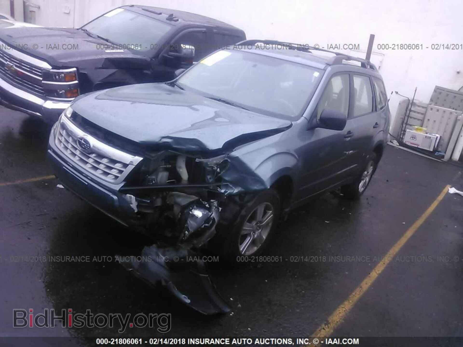 2011 Subaru Forester - VIN: JF2SHABC4BH732975 - Фото 2