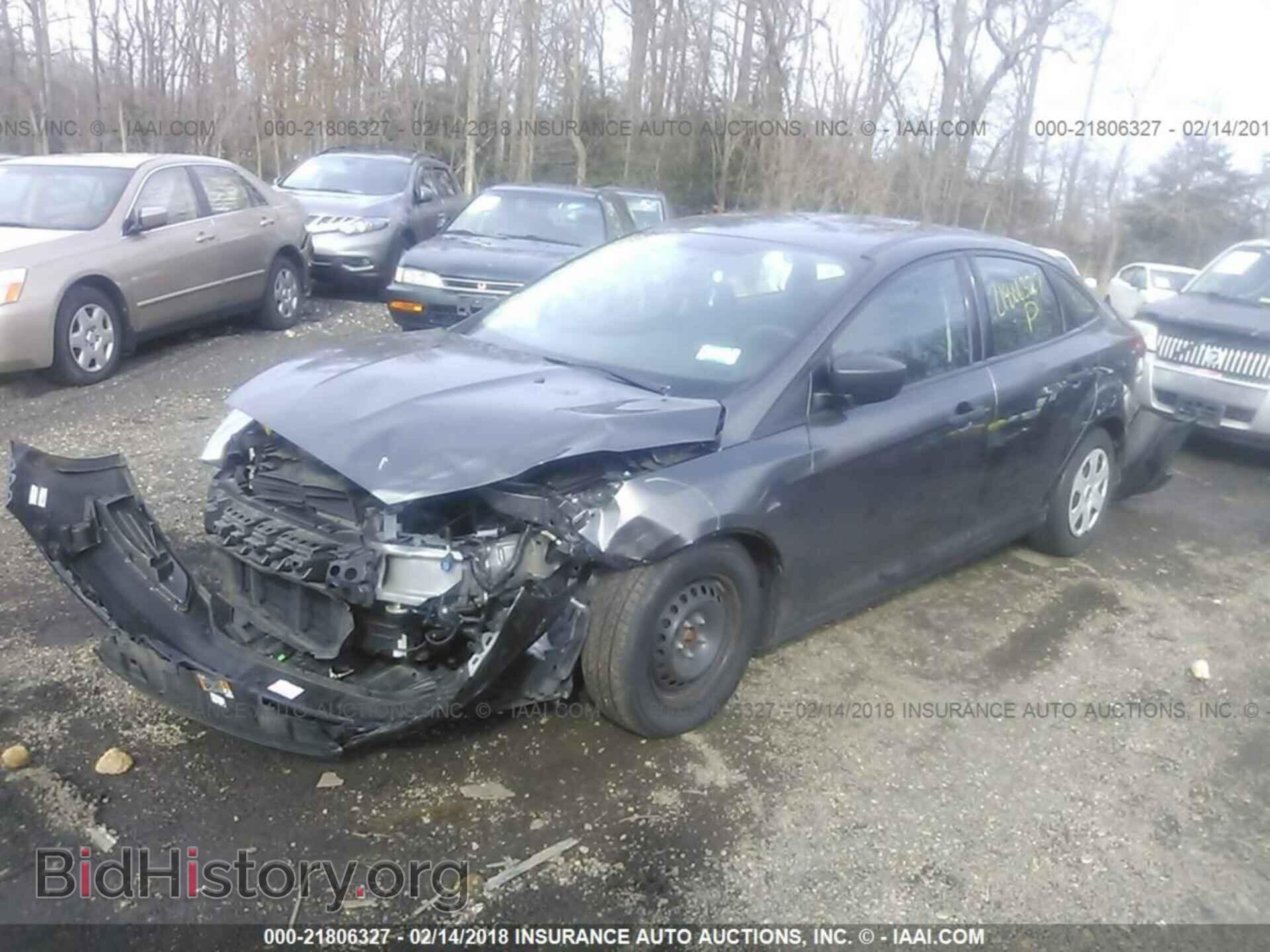 2016 Ford Focus - VIN: 1FADP3E24GL250137 - Фото 2