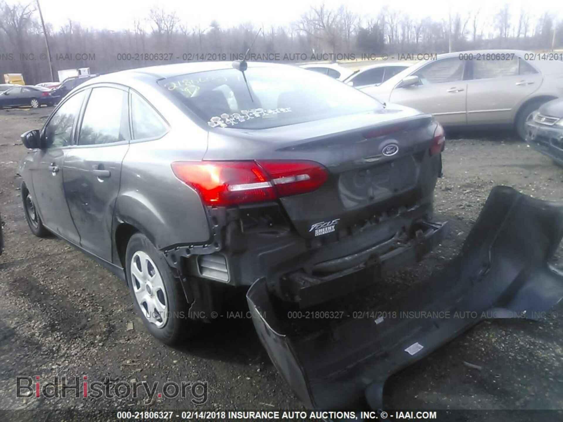 2016 Ford Focus - VIN: 1FADP3E24GL250137 - Фото 3