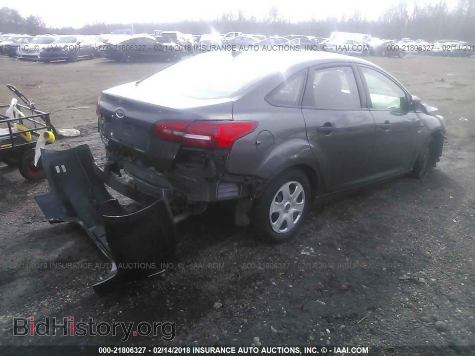 2016 Ford Focus - VIN: 1FADP3E24GL250137 - Фото 4
