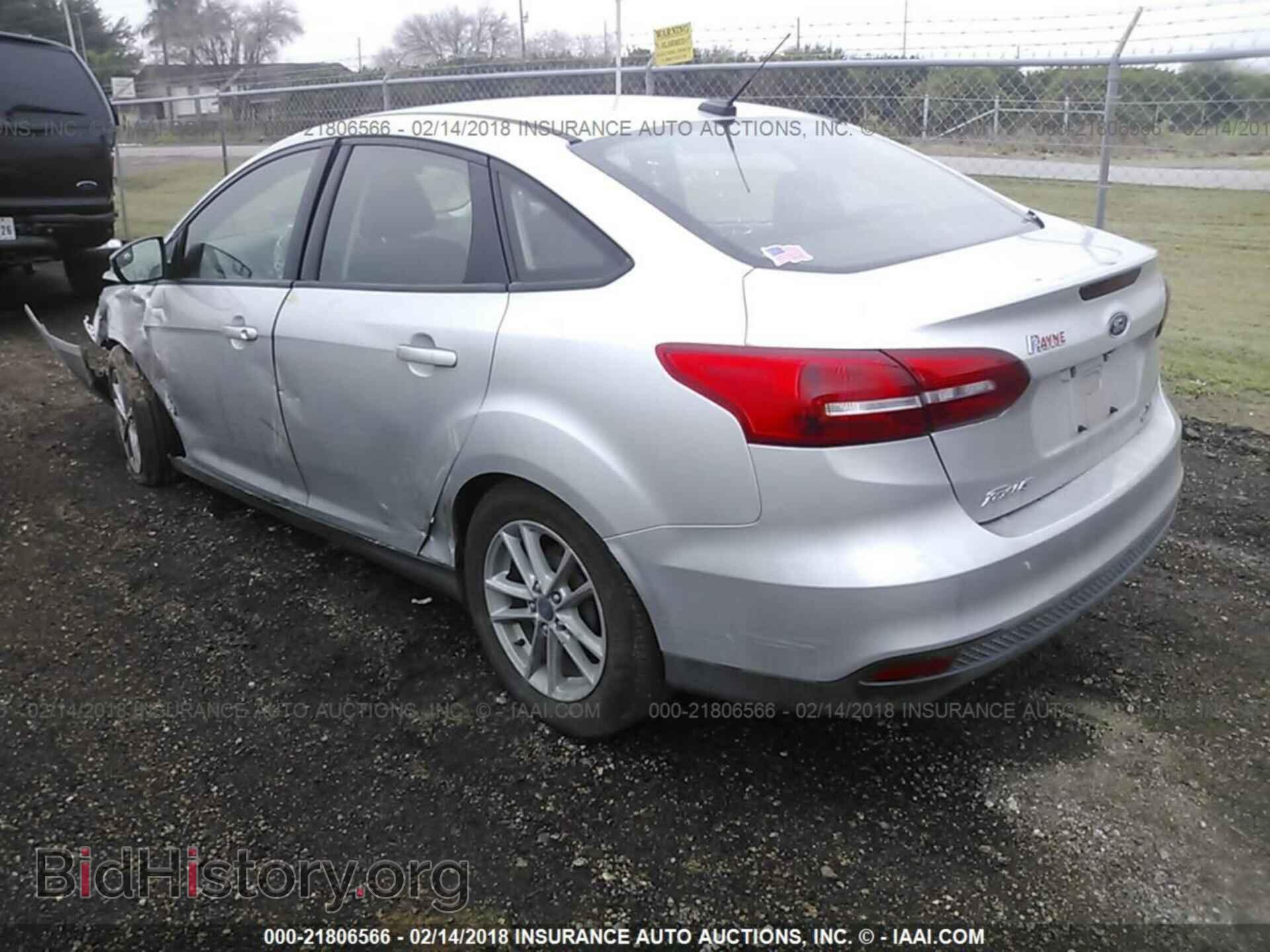 2016 Ford Focus - VIN: 1FADP3F25GL291519 - Photo 3