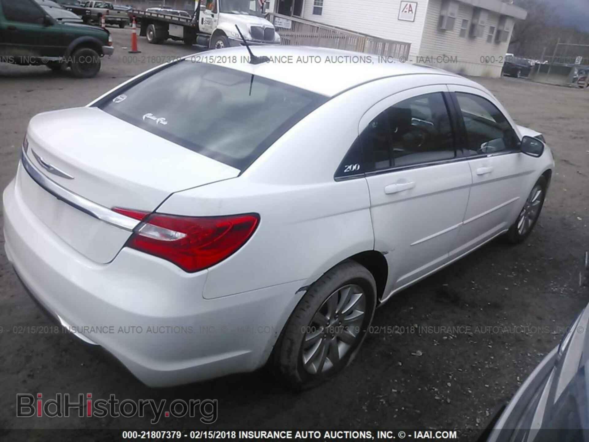 2013 Chrysler 200 - VIN: 1C3CCBBB2DN666157 - Photo 4