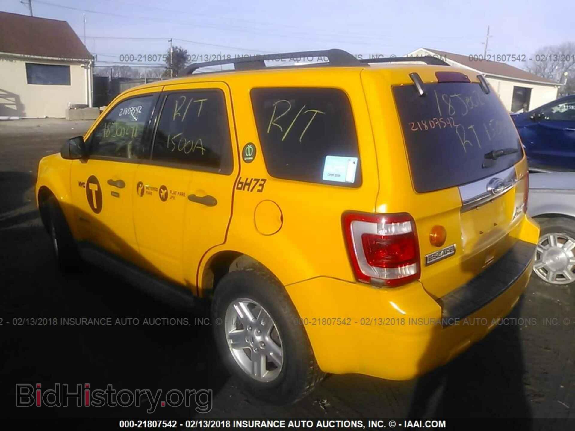 2011 Ford Escape - VIN: 1FMCU4K39BKC06503 - Фото 3