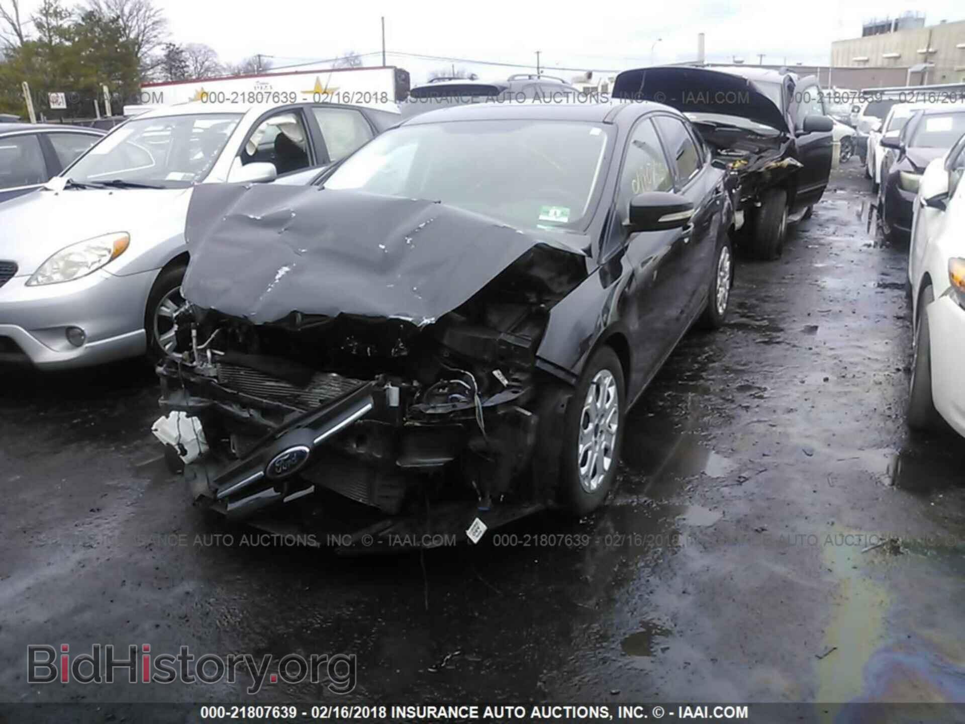 2012 Ford Focus - VIN: 1FAHP3F22CL460620 - Photo 2