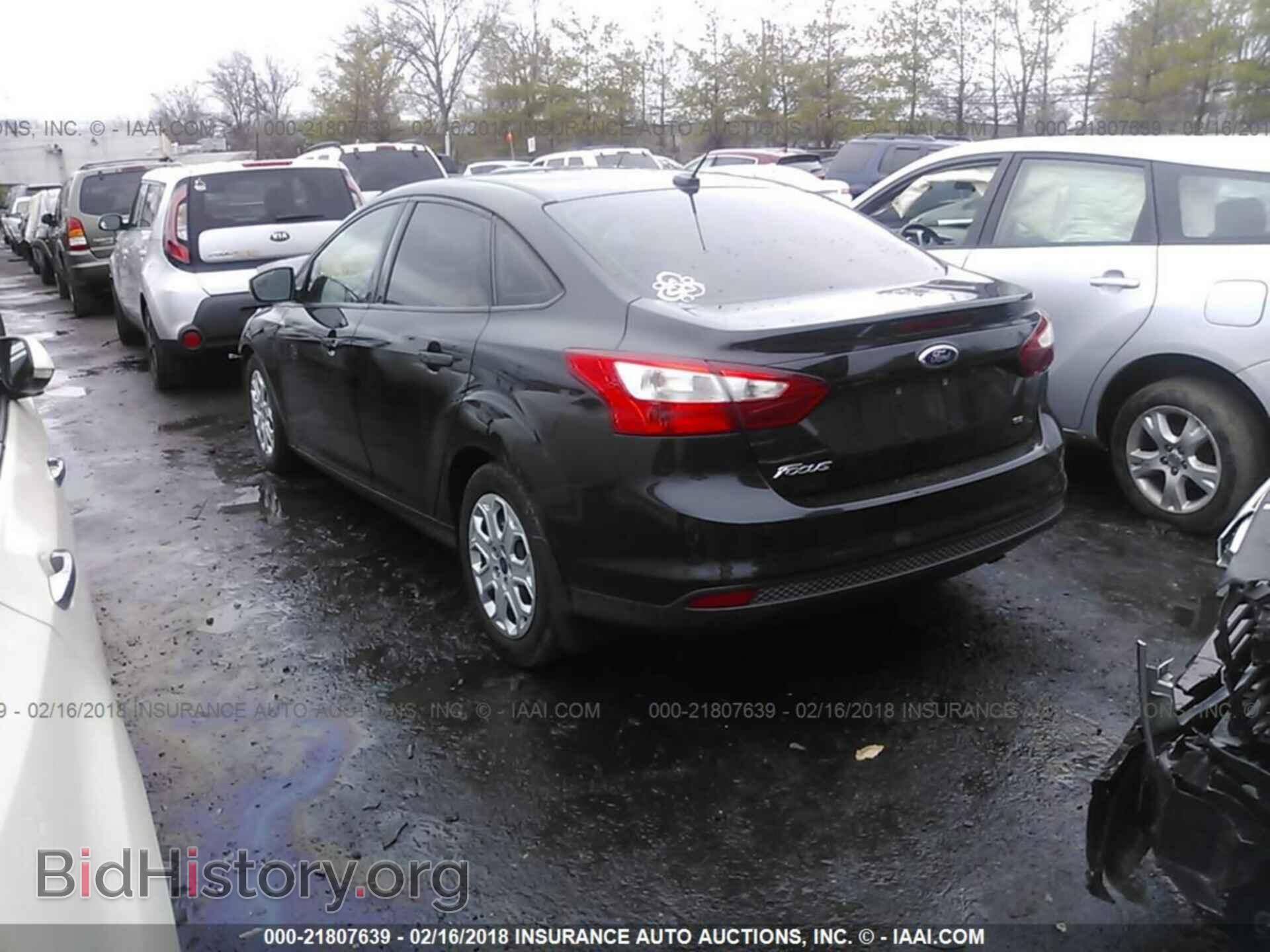 2012 Ford Focus - VIN: 1FAHP3F22CL460620 - Photo 3