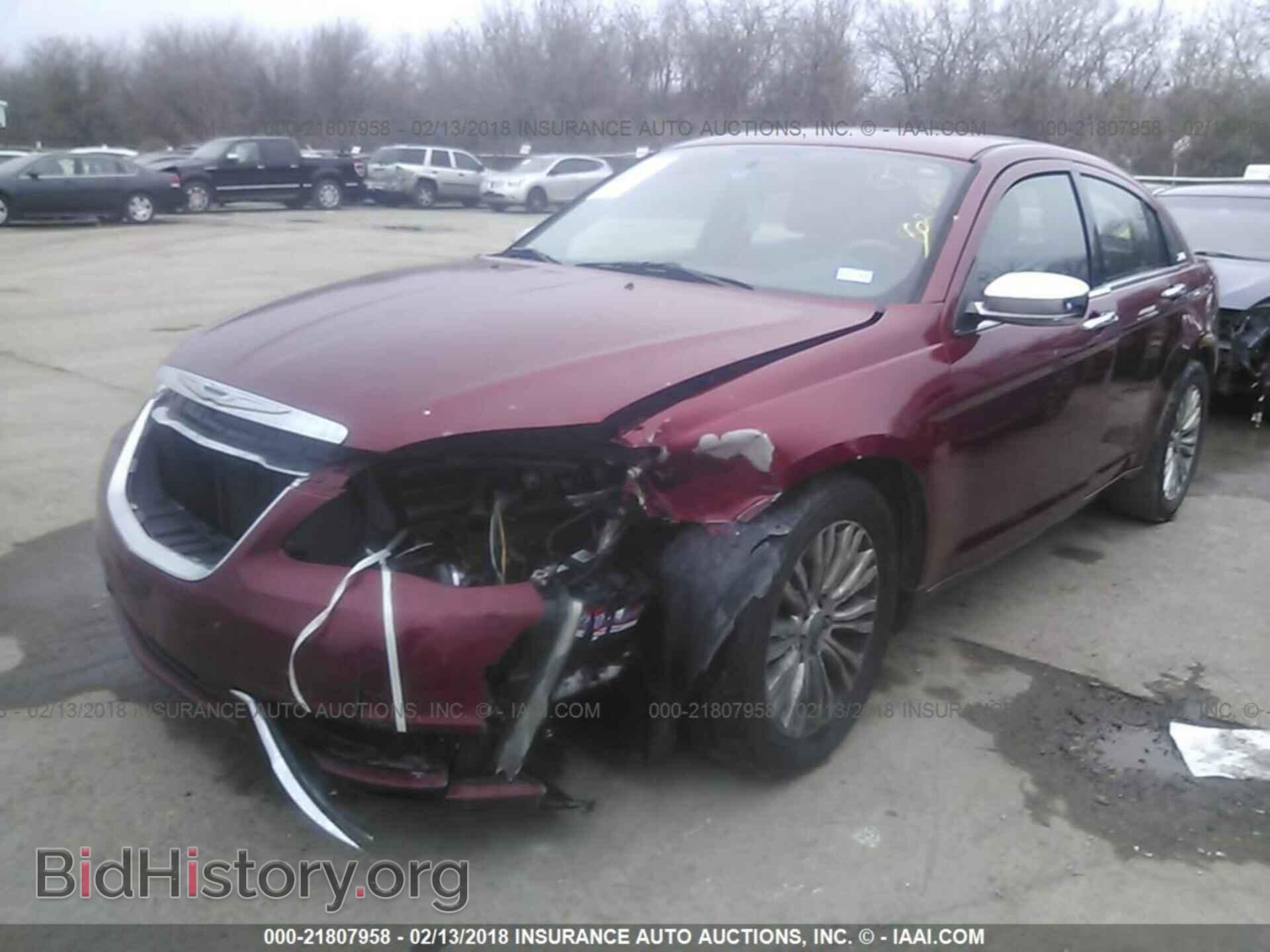 2011 Chrysler 200 - VIN: 1C3BC2FG6BN600340 - Фото 2