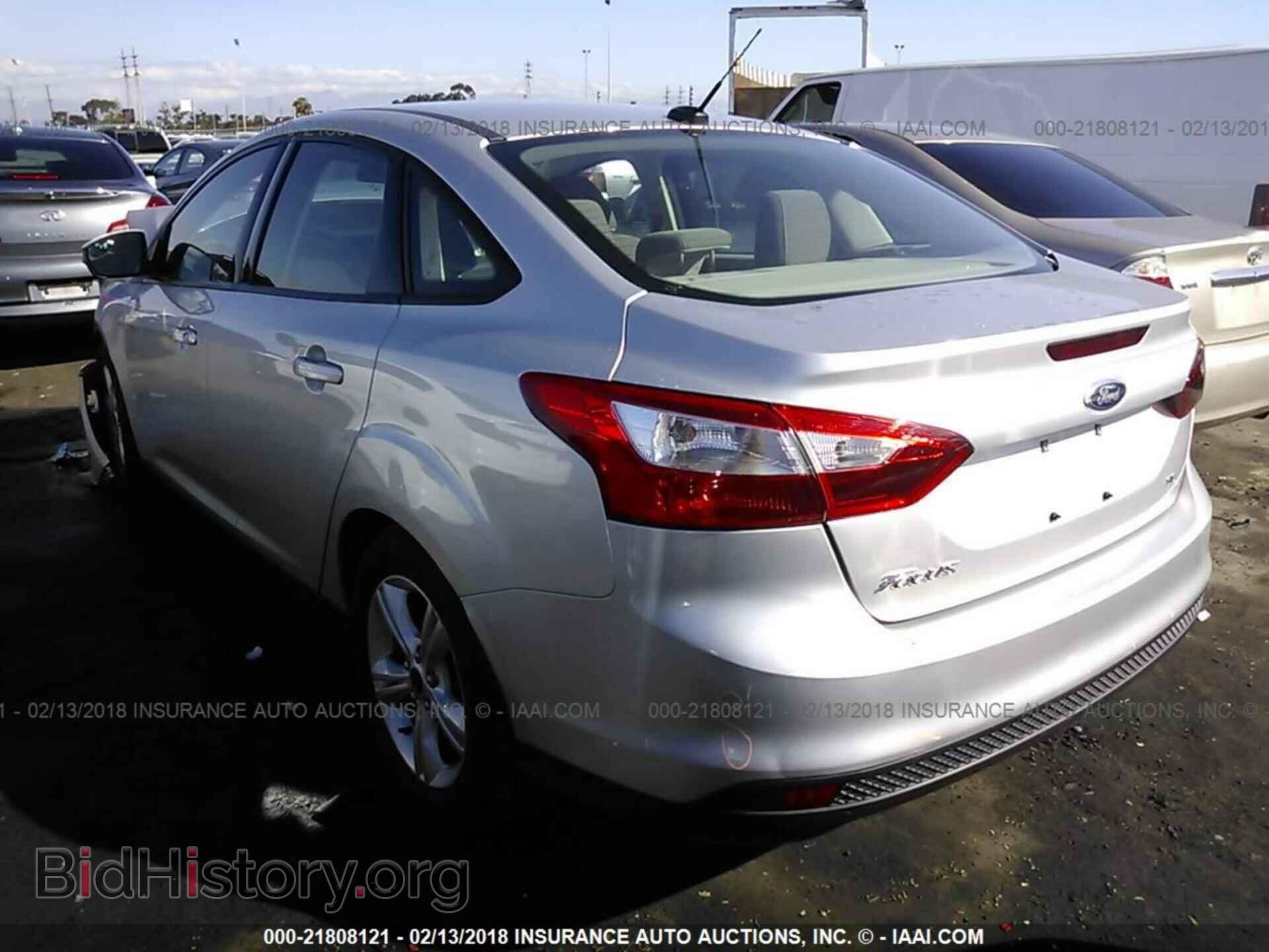 2014 Ford Focus - VIN: 1FADP3F2XEL432940 - Photo 3