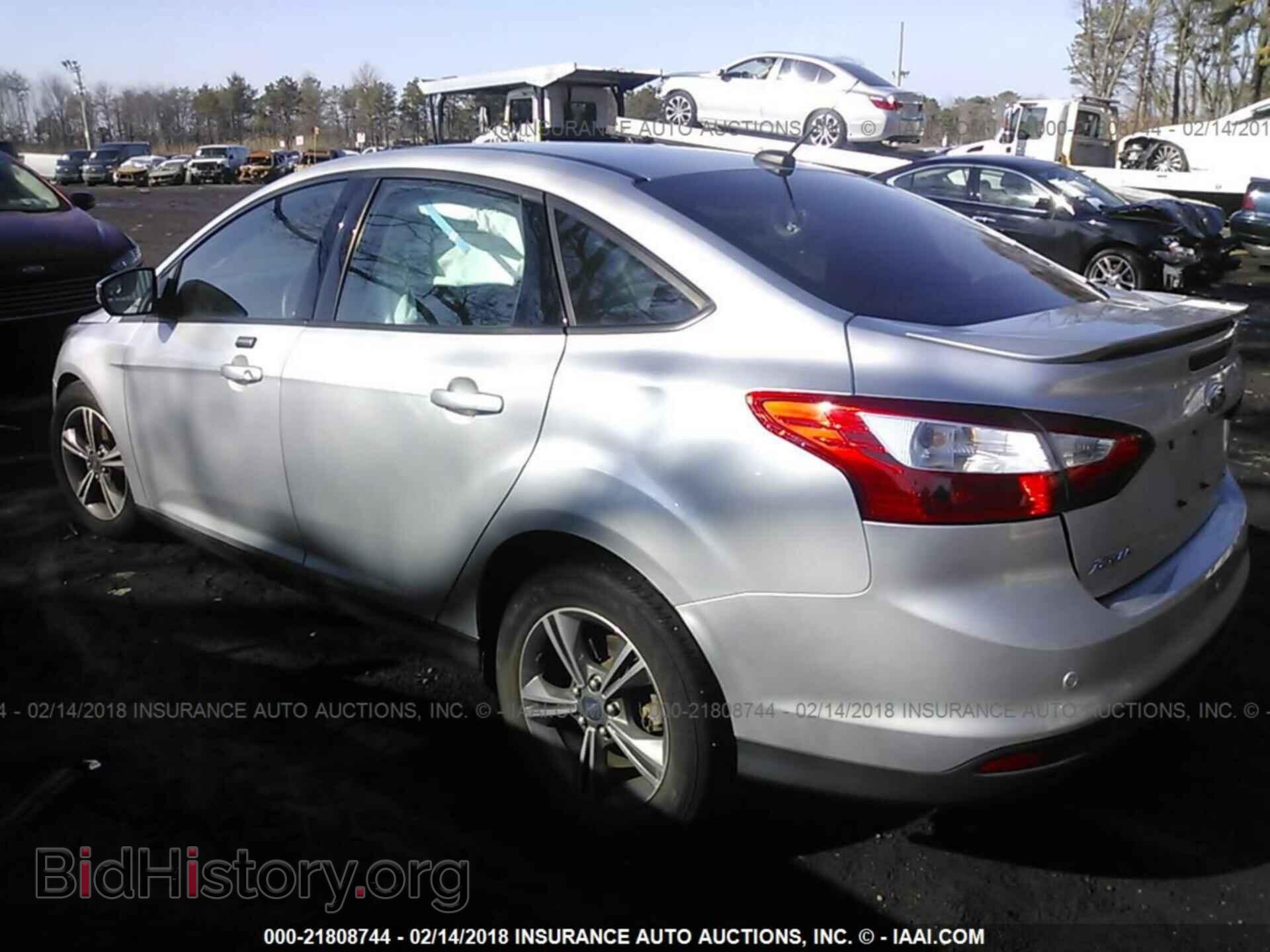 2014 Ford Focus - VIN: 1FADP3F2XEL457000 - Фото 3