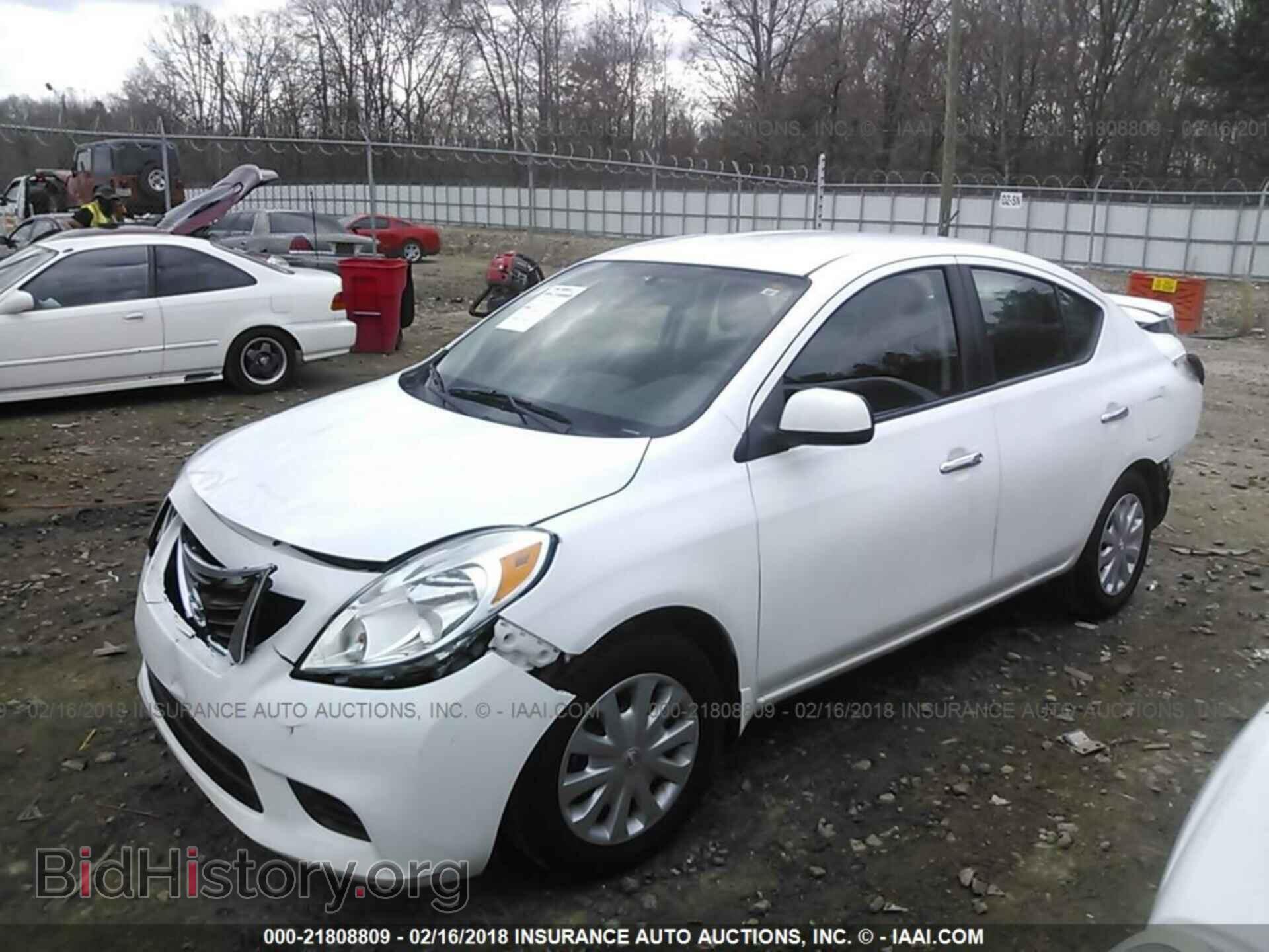 2013 Nissan Versa - VIN: 3N1CN7AP2DL886059 - Фото 2