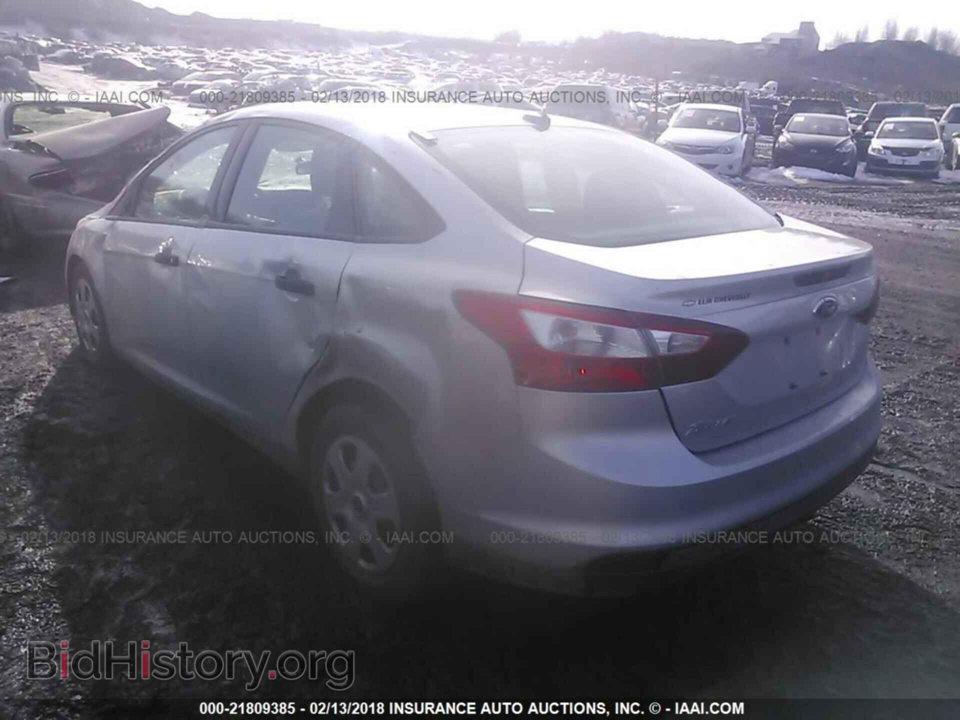 2013 Ford Focus - VIN: 1FADP3E28DL182422 - Фото 3