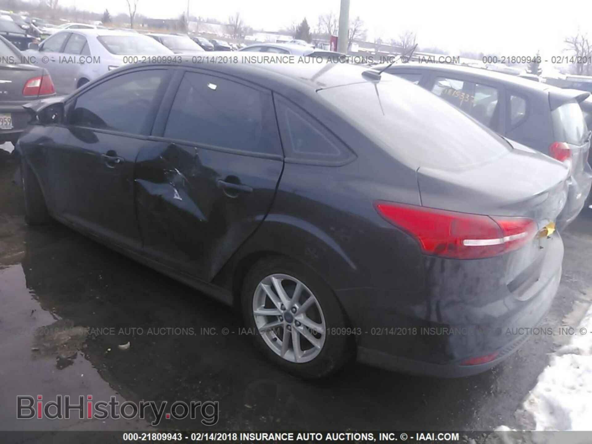 2016 Ford Focus - VIN: 1FADP3F26GL300440 - Photo 3
