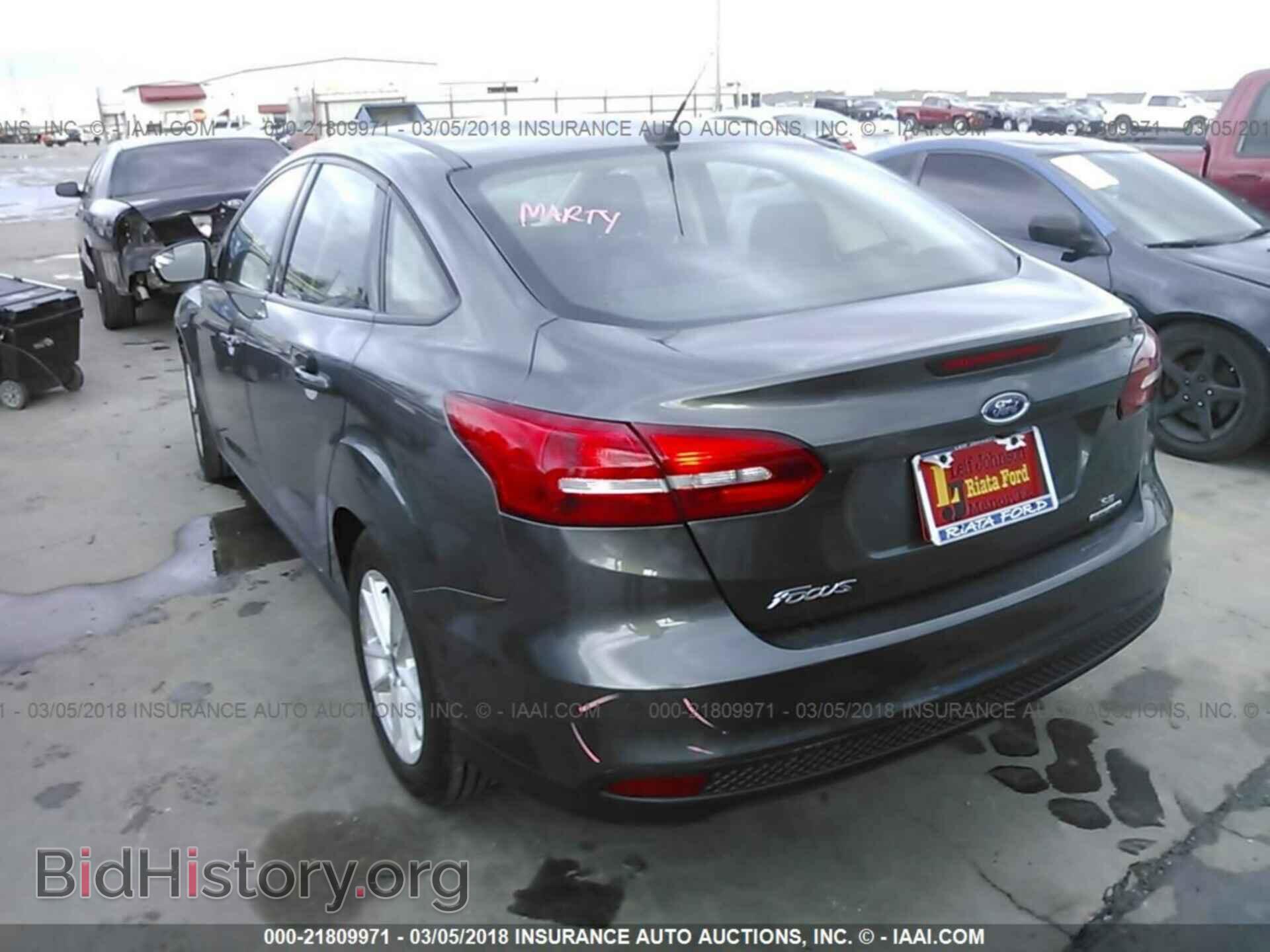 2016 Ford Focus - VIN: 1FADP3F25GL387327 - Фото 3