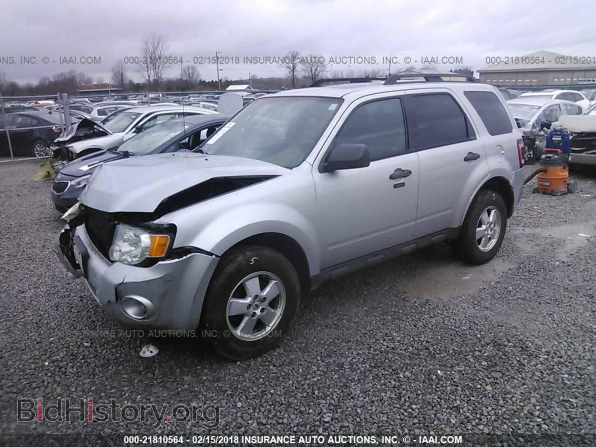 2012 Ford Escape - VIN: 1FMCU9DG2CKA93444 - Photo 2