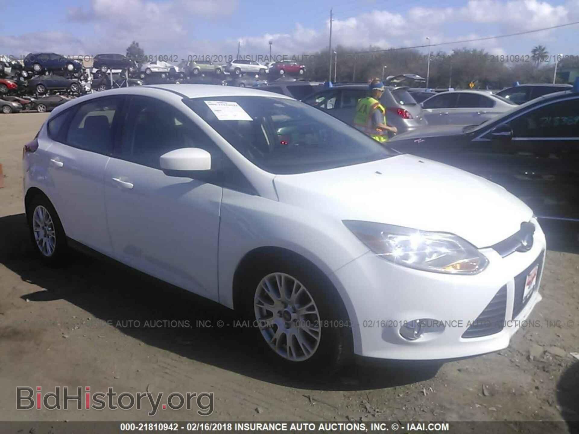 Photo 1FAHP3K27CL395401 - Ford Focus 2012