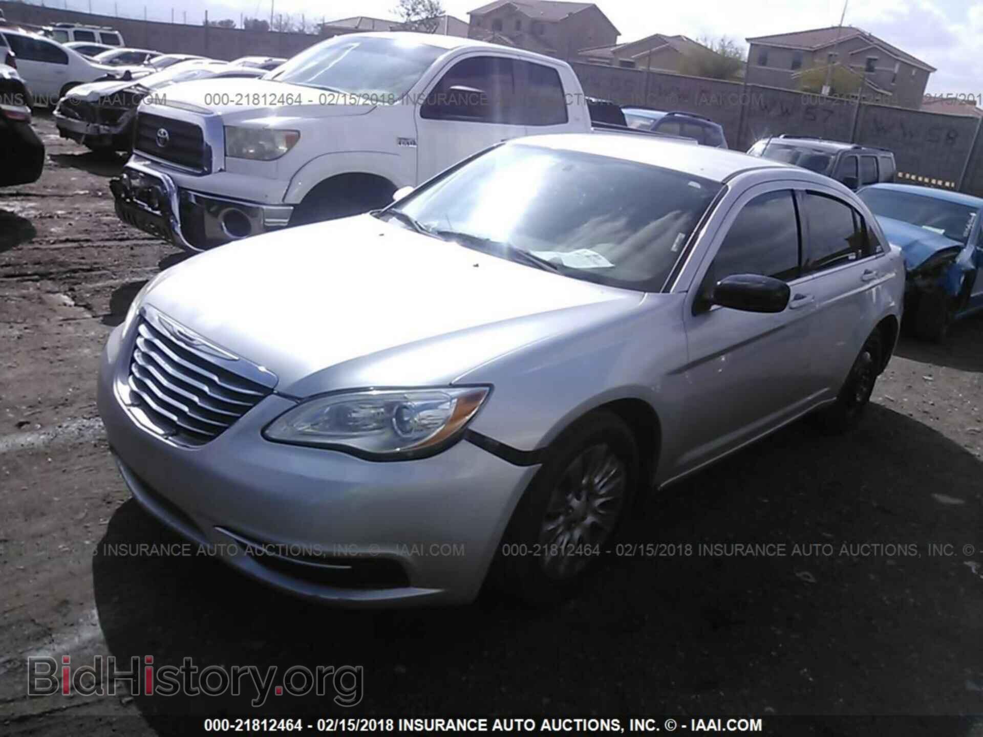 2012 Chrysler 200 - VIN: 1C3CCBAB3CN292657 - Фото 2