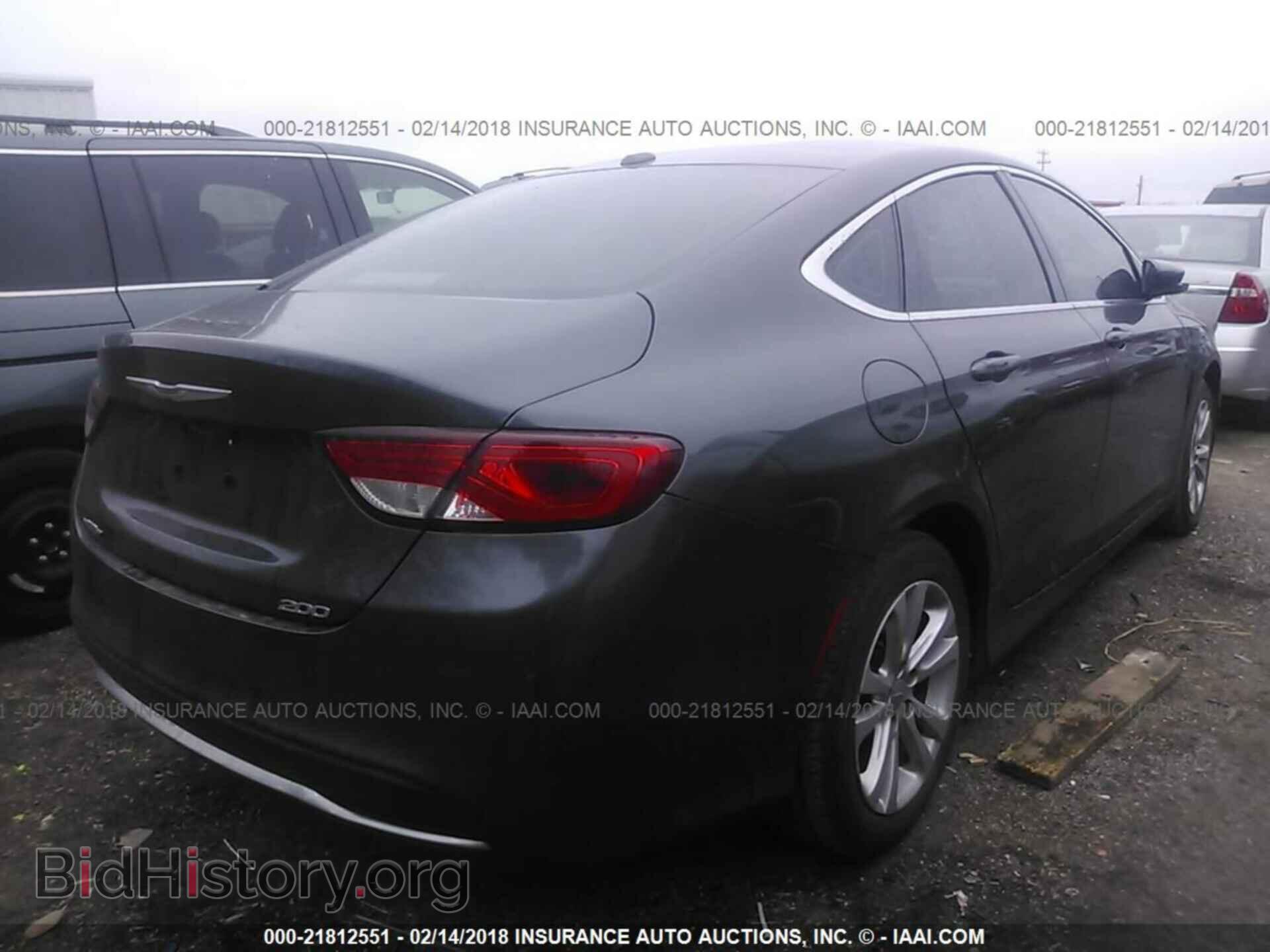 2015 Chrysler 200 - VIN: 1C3CCCAB2FN554713 - Photo 4