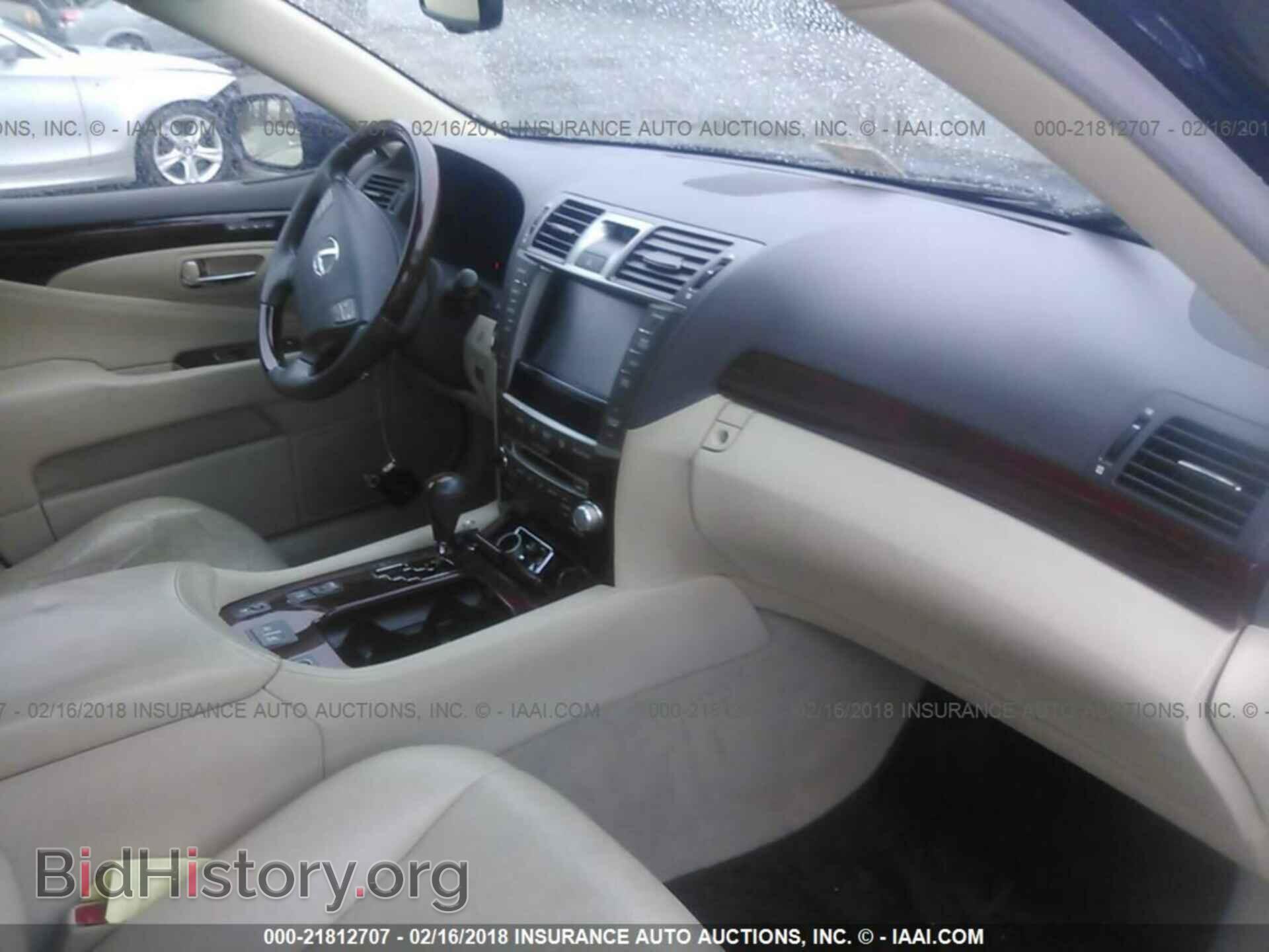 2011 Lexus Ls - VIN: JTHCL5EFXB5011154 - Photo 5