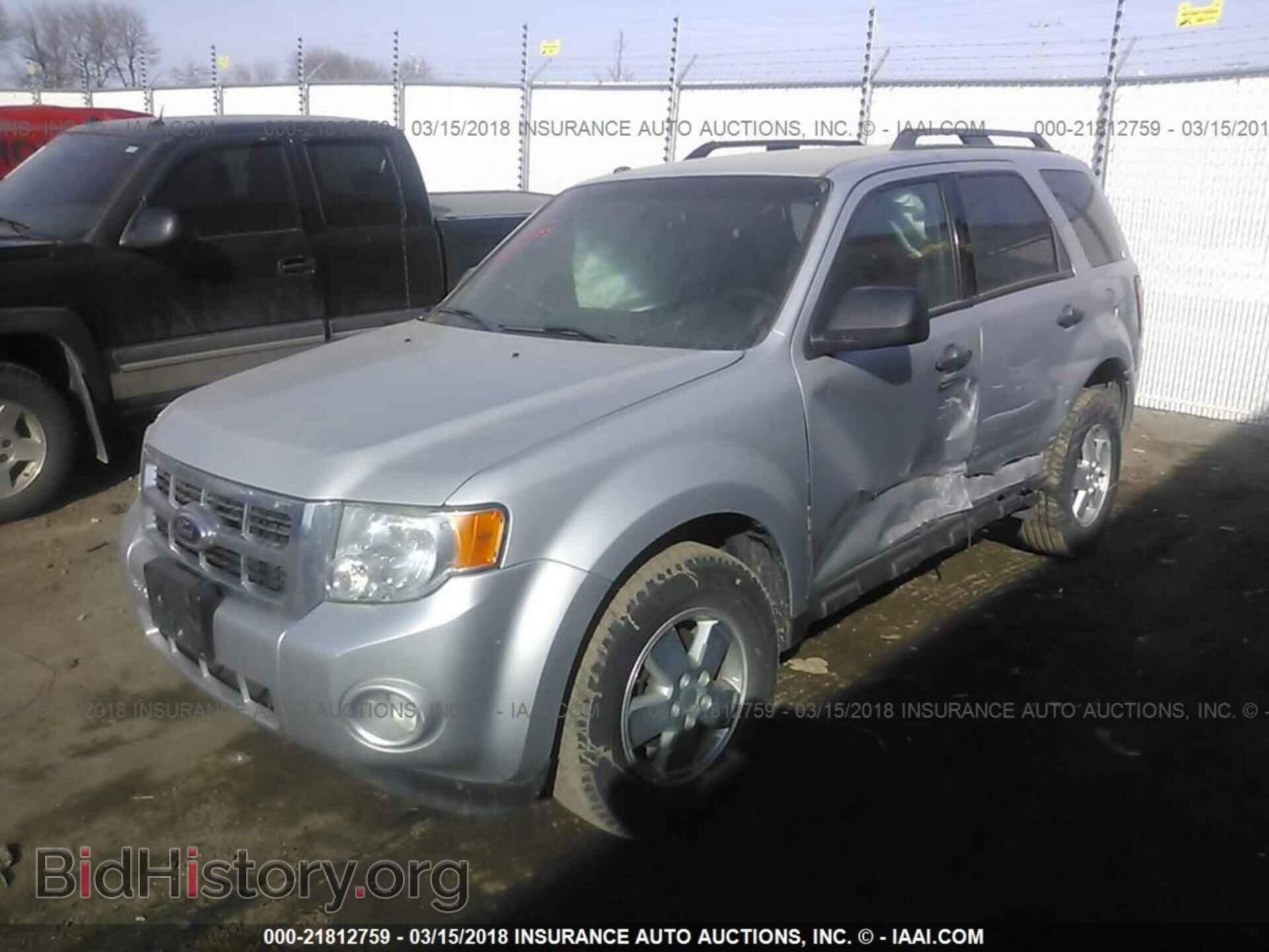 2012 Ford Escape - VIN: 1FMCU9DG0CKC55121 - Photo 2