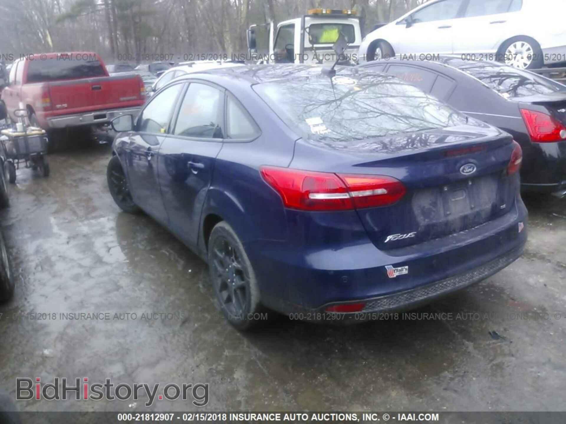 2016 Ford Focus - VIN: 1FADP3F26GL342462 - Photo 3