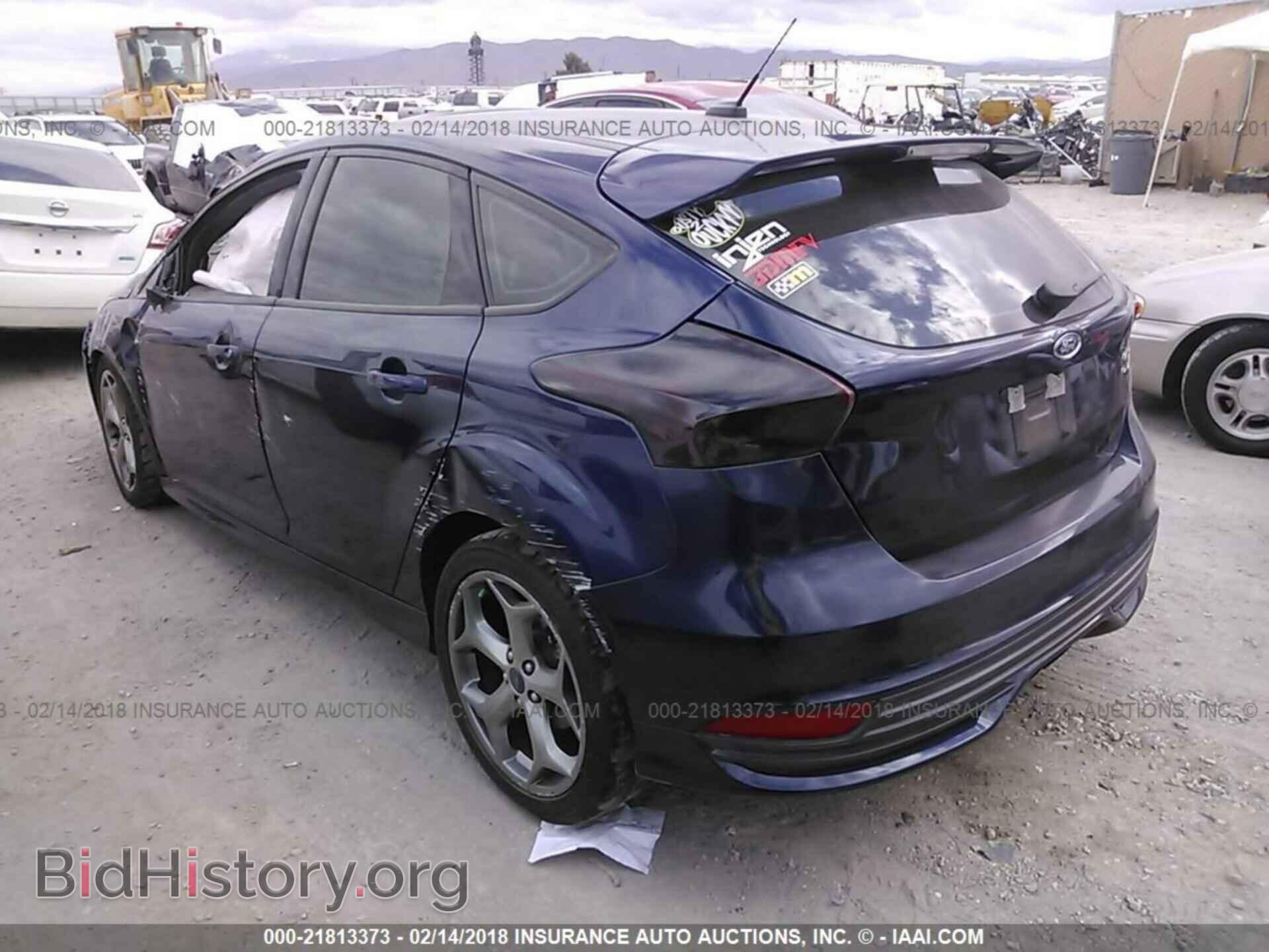 2016 Ford Focus - VIN: 1FADP3L93GL395587 - Photo 3