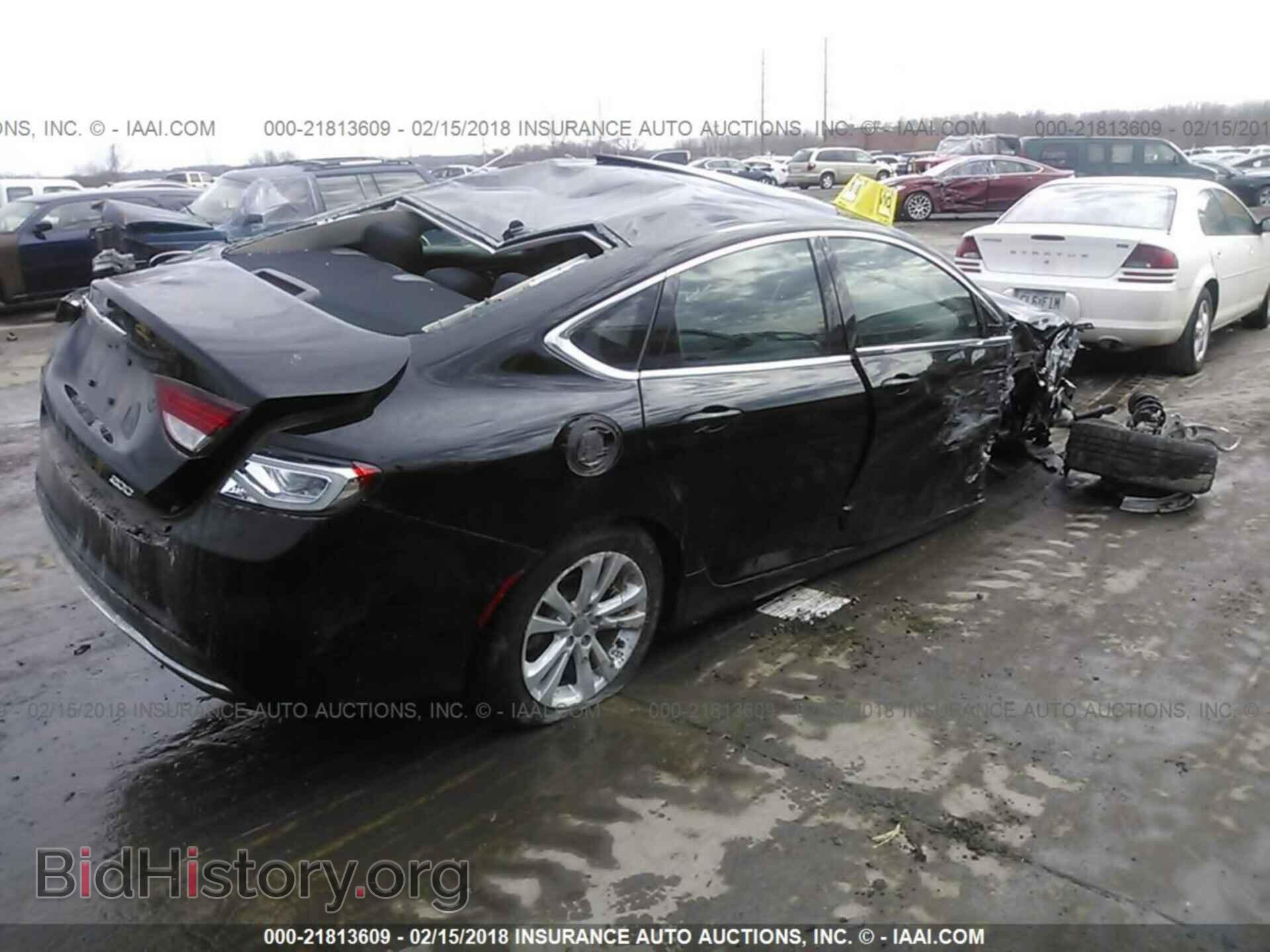 2016 Chrysler 200 - VIN: 1C3CCCAB7GN132745 - Photo 4