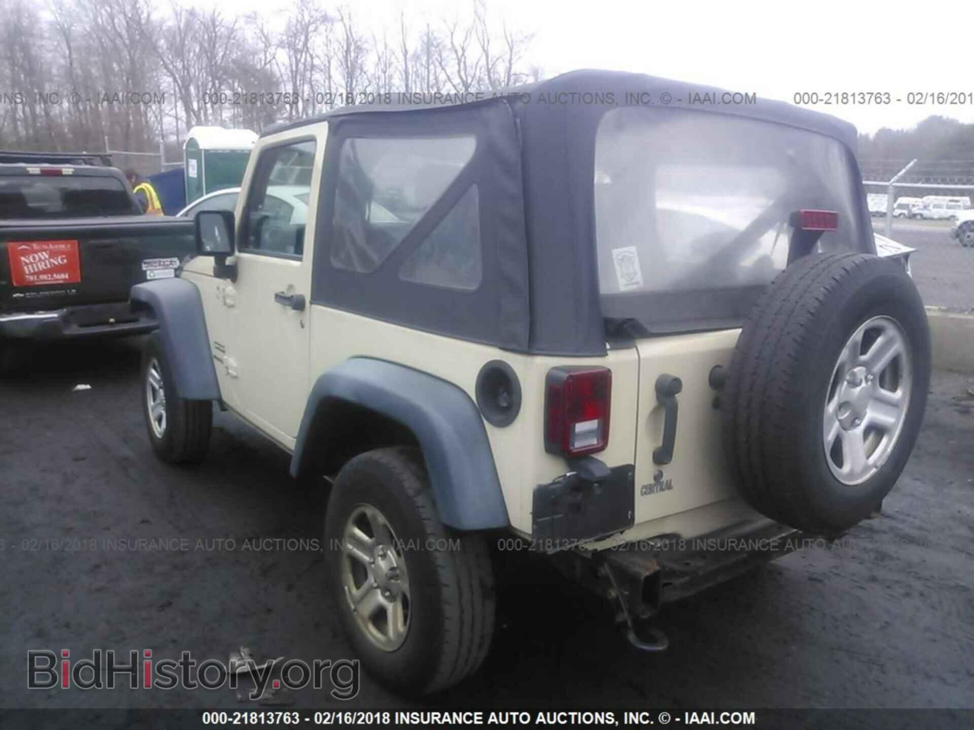 2011 Jeep Wrangler - VIN: 1J4AA2D13BL529518 - Фото 3