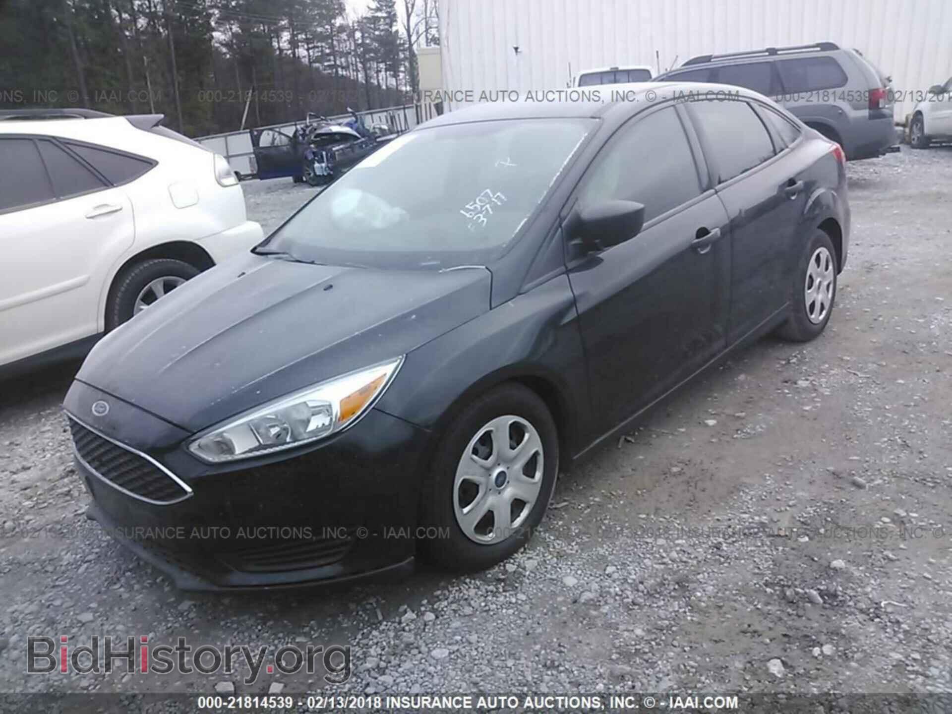 2016 Ford Focus - VIN: 1FADP3E2XGL296507 - Фото 2