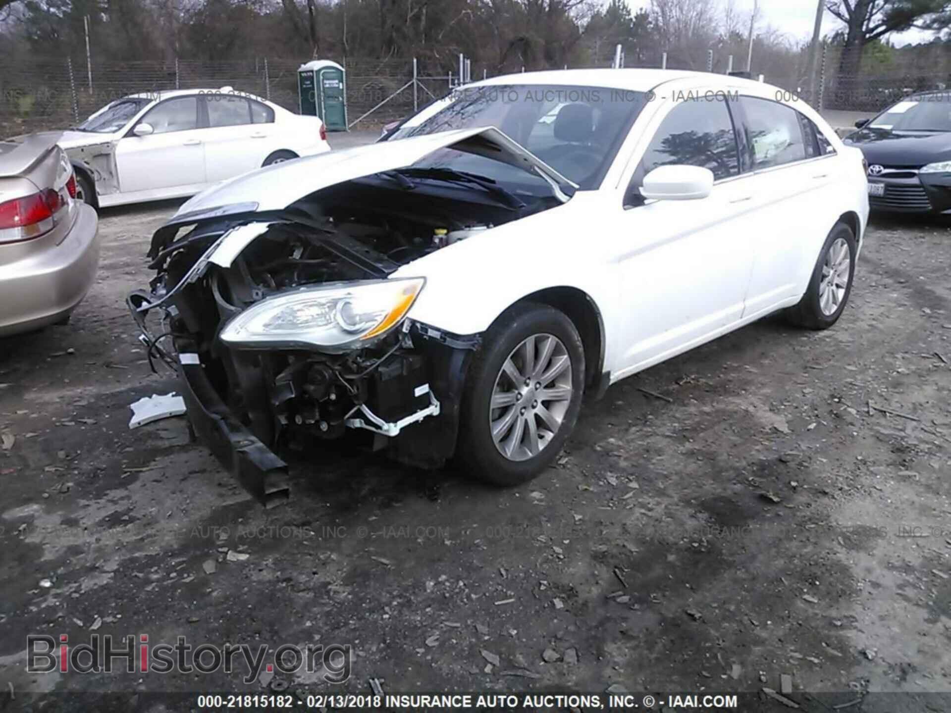 2013 Chrysler 200 - VIN: 1C3CCBBB0DN672572 - Photo 2