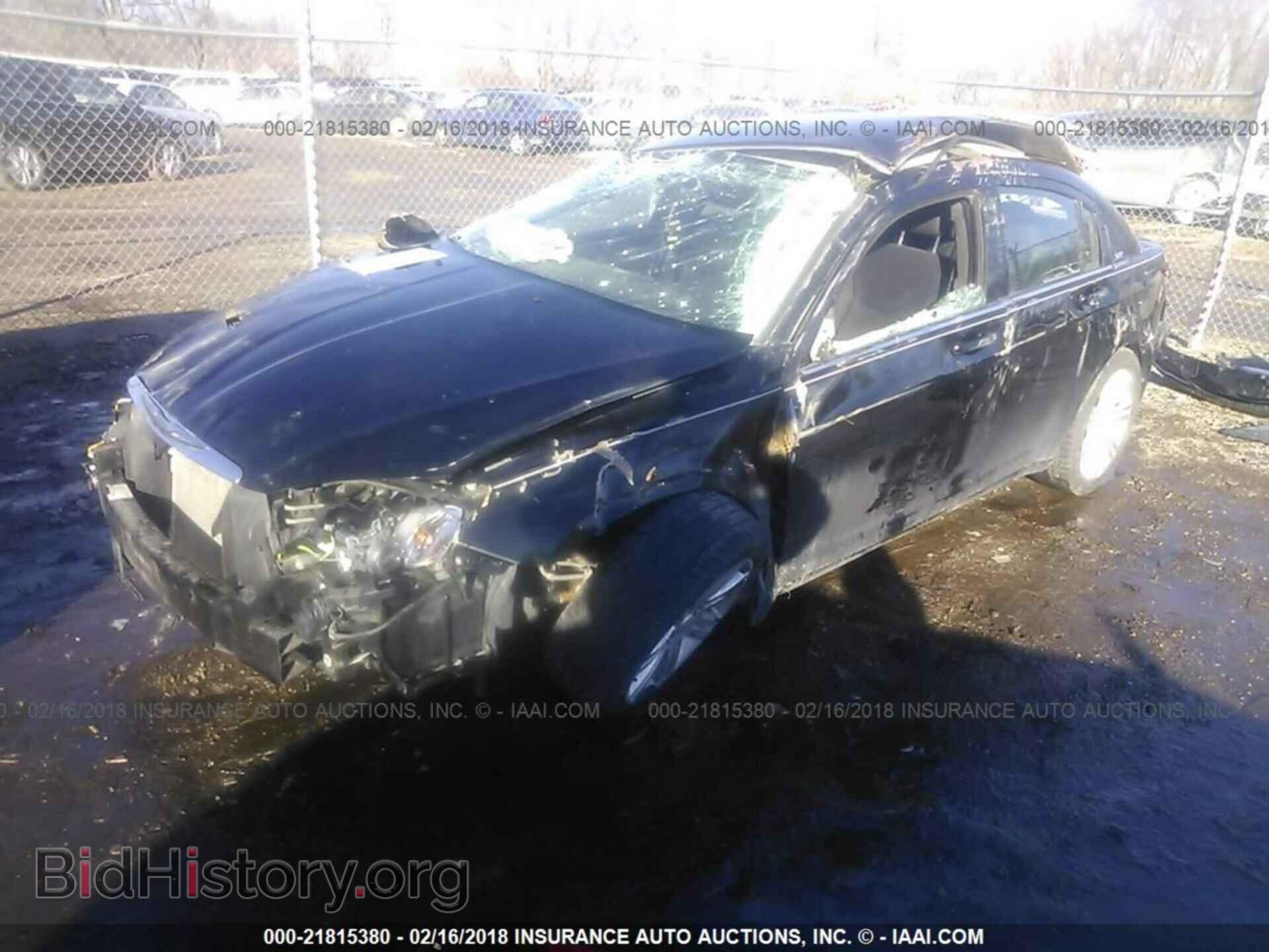 2013 Chrysler 200 - VIN: 1C3CCBAB4DN697895 - Фото 2