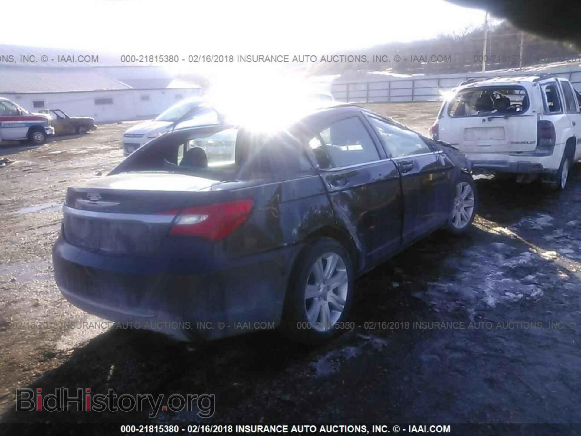2013 Chrysler 200 - VIN: 1C3CCBAB4DN697895 - Фото 4