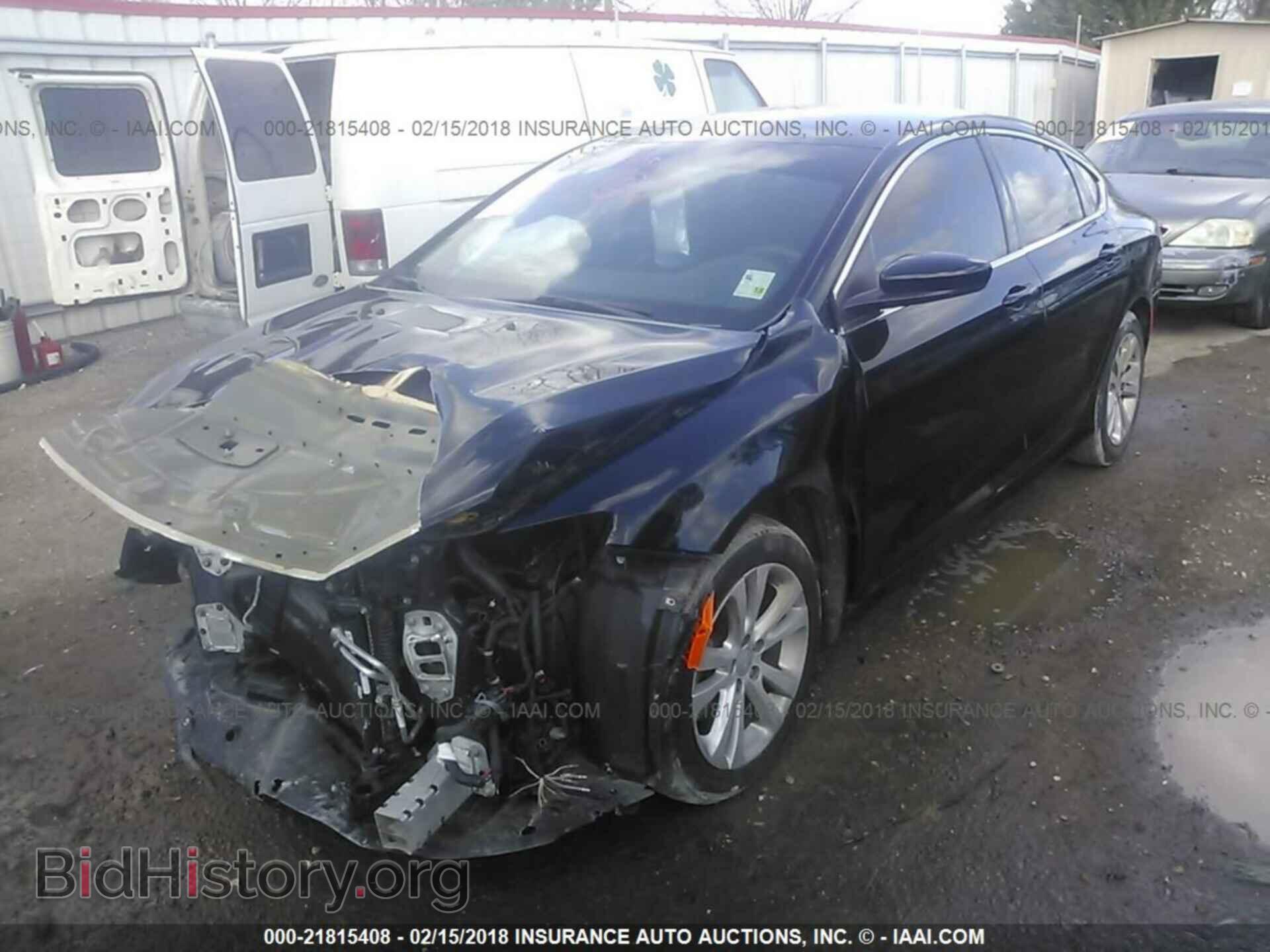 2015 Chrysler 200 - VIN: 1C3CCCAB5FN603256 - Photo 2